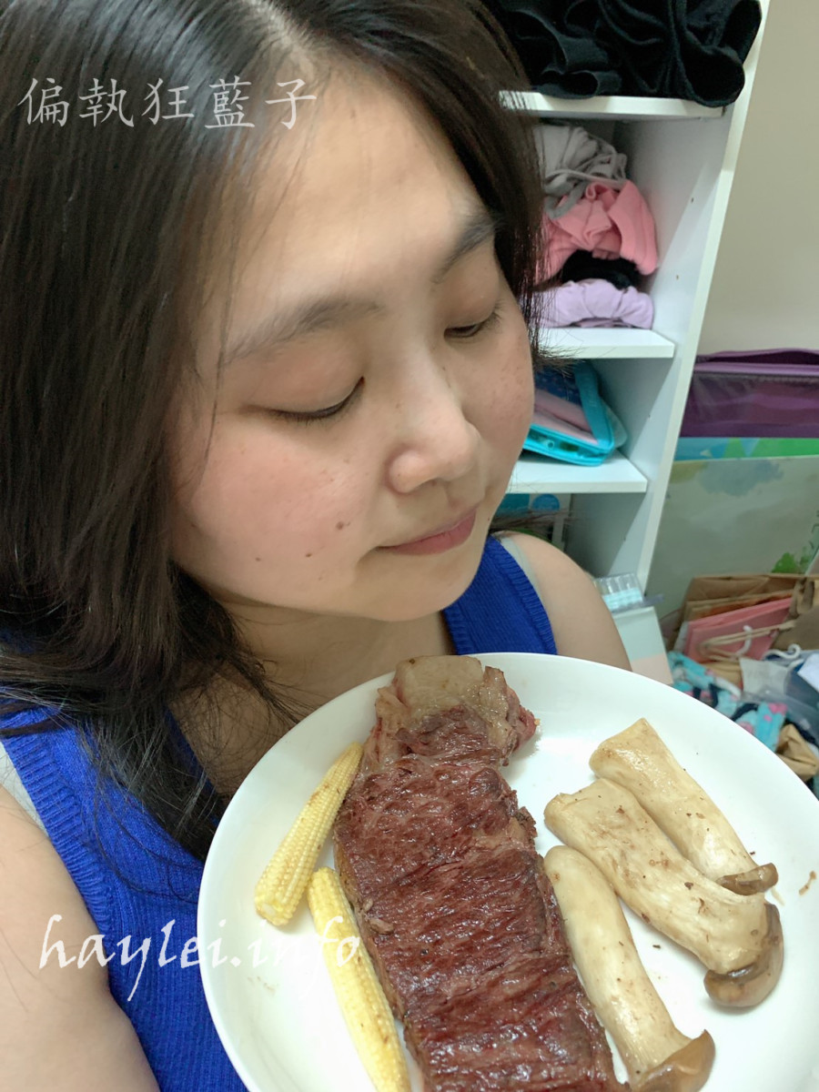 晴空食堂/塔塔嚴選食品-頂級超大份量嫩肩沙朗牛排(Chuck Eye Roll Steak)、雪斑翼板牛排(Flat Iron Steak),比臉大牛排超級豪邁吃起來超級過癮,翼板嫩Q的口感超級好吃!冷凍生鮮宅配推薦/肉品網購/宅配牛肉beef/濕式熟成原肉塊/不經加工/講究原味/自己健康煮/在家煎牛排/烹飪做菜/煎烤/冷凍宅配生鮮/大口吃肉/生酮飲食/健康生活 健康養身 宅配食記 攝影 民生資訊分享 自己動手做! 飲食集錦