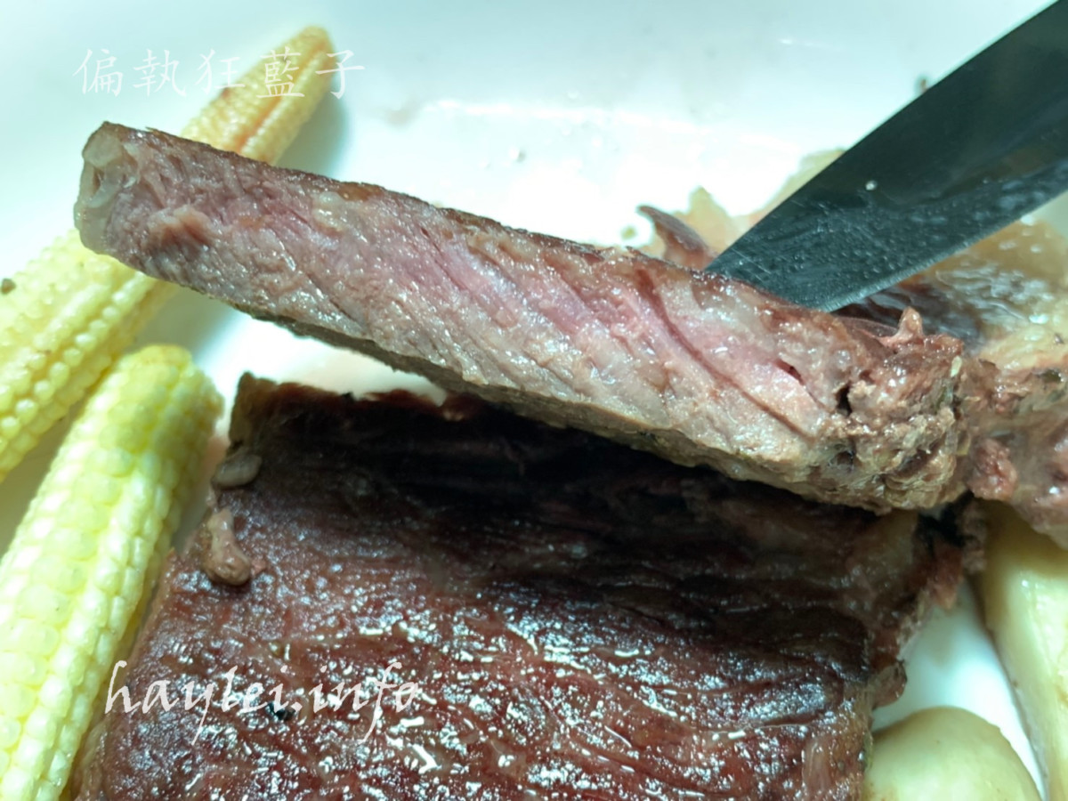 晴空食堂/塔塔嚴選食品-頂級超大份量嫩肩沙朗牛排(Chuck Eye Roll Steak)、雪斑翼板牛排(Flat Iron Steak),比臉大牛排超級豪邁吃起來超級過癮,翼板嫩Q的口感超級好吃!冷凍生鮮宅配推薦/肉品網購/宅配牛肉beef/濕式熟成原肉塊/不經加工/講究原味/自己健康煮/在家煎牛排/烹飪做菜/煎烤/冷凍宅配生鮮/大口吃肉/生酮飲食/健康生活 健康養身 宅配食記 攝影 民生資訊分享 自己動手做! 飲食集錦