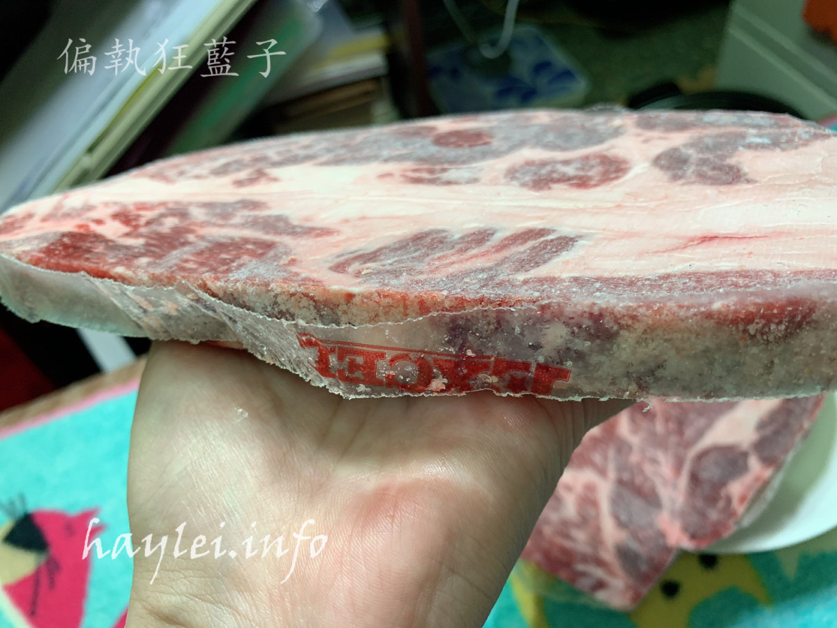 晴空食堂/塔塔嚴選食品-頂級超大份量嫩肩沙朗牛排(Chuck Eye Roll Steak)、雪斑翼板牛排(Flat Iron Steak),比臉大牛排超級豪邁吃起來超級過癮,翼板嫩Q的口感超級好吃!冷凍生鮮宅配推薦/肉品網購/宅配牛肉beef/濕式熟成原肉塊/不經加工/講究原味/自己健康煮/在家煎牛排/烹飪做菜/煎烤/冷凍宅配生鮮/大口吃肉/生酮飲食/健康生活 健康養身 宅配食記 攝影 民生資訊分享 自己動手做! 飲食集錦