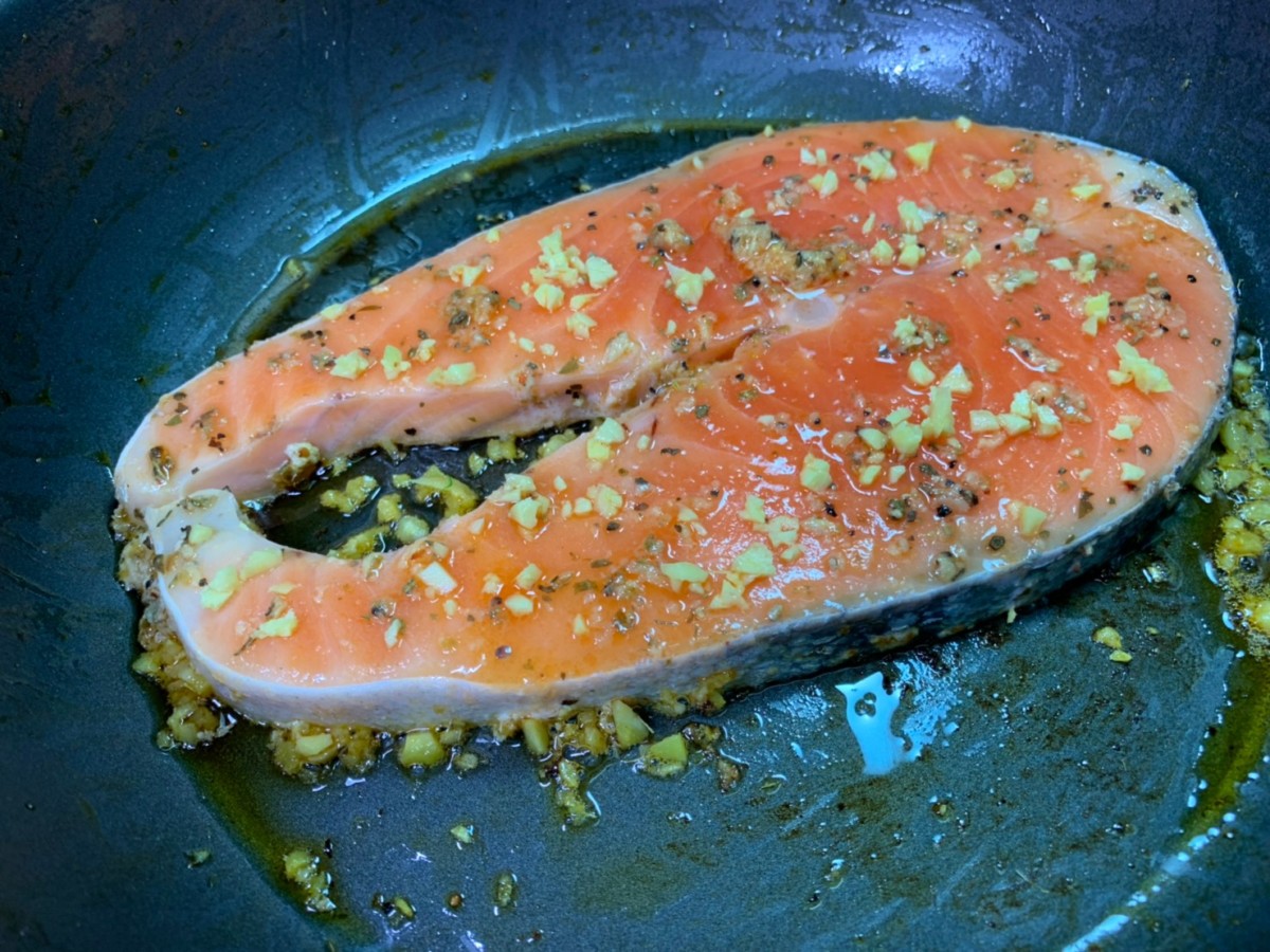 盛和風食集/紐西蘭國王鮭魚King Salmon-進口無毒鮭魚,帶著獨特奶油香且油脂豐富煎不老鮭,一吃難忘這豐美柔嫩、香氣十足的口感!魚油含量是所有鮭魚之冠,連米其林主廚都讚嘆的夢幻食材~文內有折價券$150元序號!優惠資訊/冷凍宅配美食/新鮮海鮮/鮭魚推薦/不用解凍直接煎/好上手不易失敗的煎魚料理/國王鮭輪切新手下廚100%成功/在家煮/居家烹飪/食譜分享/簡單食譜/簡單做好菜 中式料理 健康養身 宅配食記 攝影 民生資訊分享 自己動手做! 飲食集錦