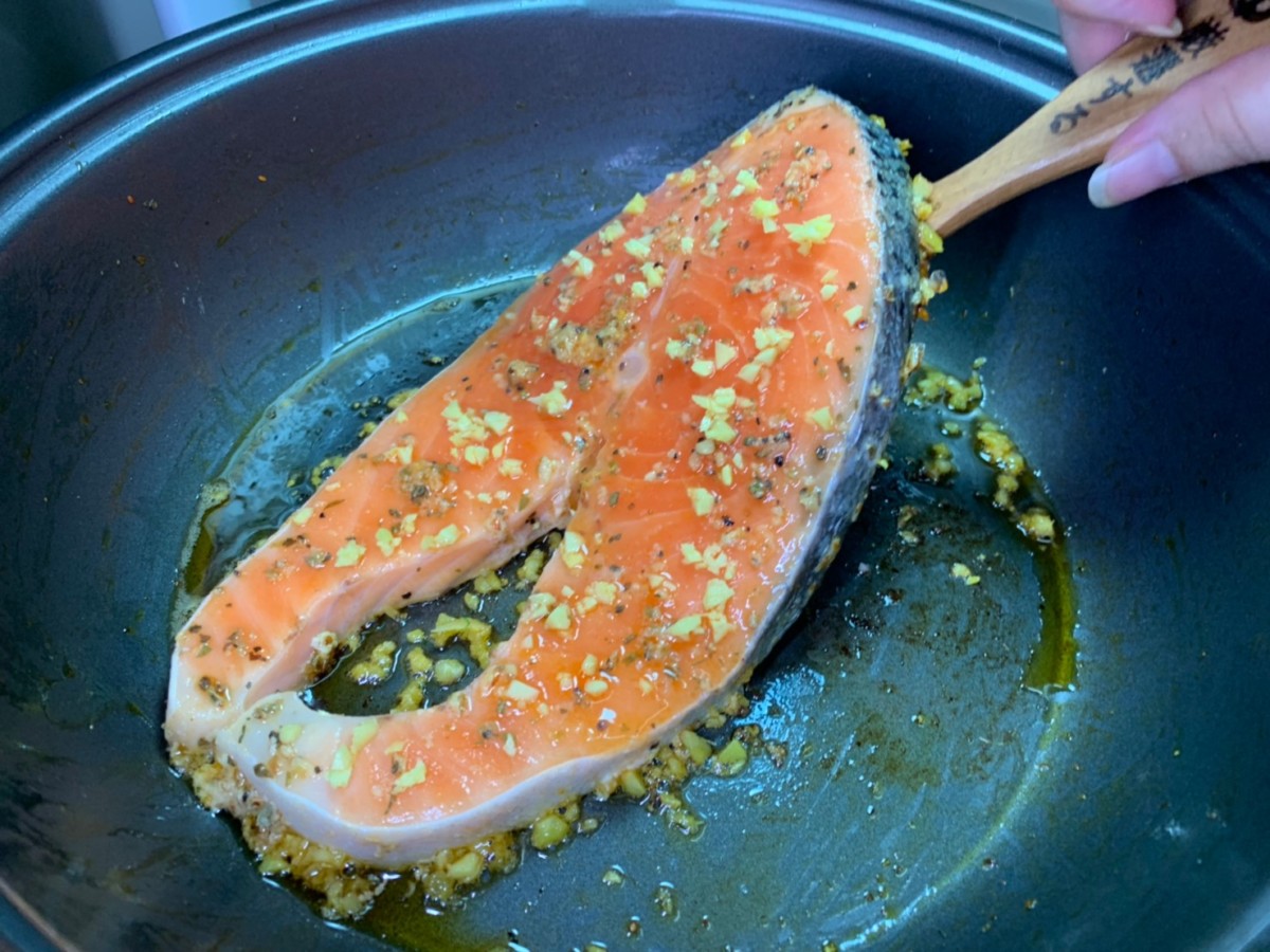 盛和風食集/紐西蘭國王鮭魚King Salmon-進口無毒鮭魚,帶著獨特奶油香且油脂豐富煎不老鮭,一吃難忘這豐美柔嫩、香氣十足的口感!魚油含量是所有鮭魚之冠,連米其林主廚都讚嘆的夢幻食材~文內有折價券$150元序號!優惠資訊/冷凍宅配美食/新鮮海鮮/鮭魚推薦/不用解凍直接煎/好上手不易失敗的煎魚料理/國王鮭輪切新手下廚100%成功/在家煮/居家烹飪/食譜分享/簡單食譜/簡單做好菜 中式料理 健康養身 宅配食記 攝影 民生資訊分享 自己動手做! 飲食集錦