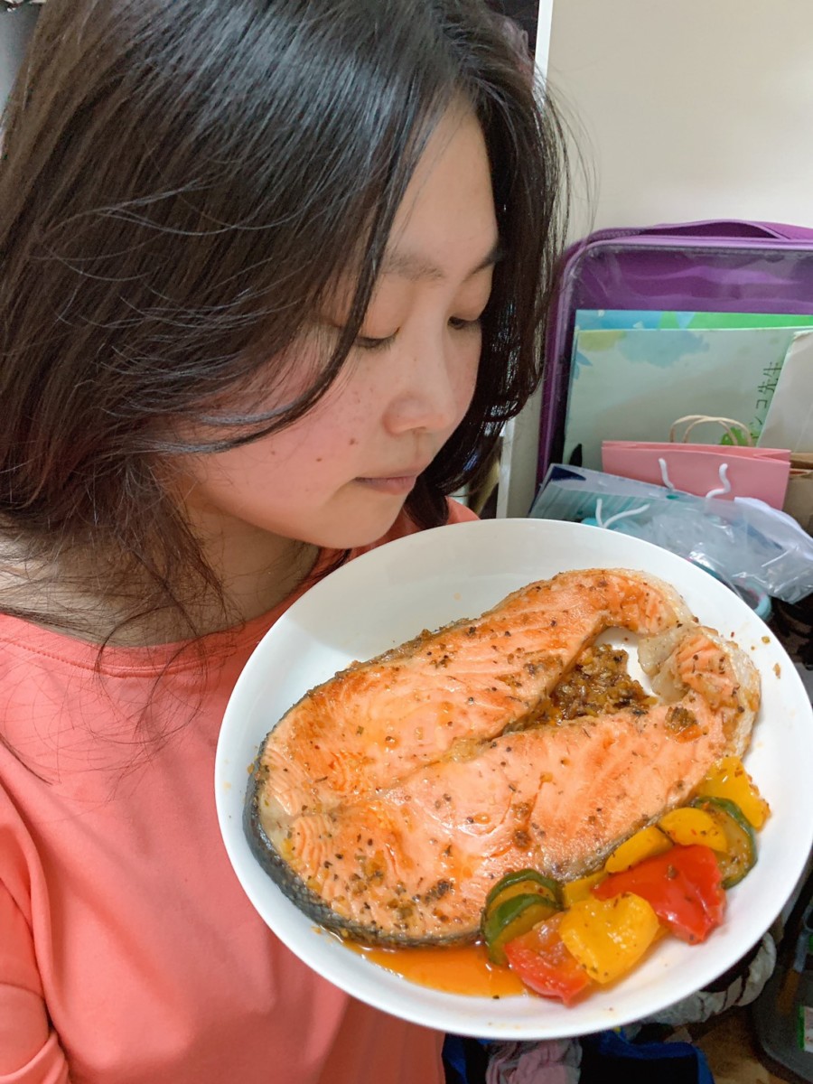 盛和風食集/紐西蘭國王鮭魚King Salmon-進口無毒鮭魚,帶著獨特奶油香且油脂豐富煎不老鮭,一吃難忘這豐美柔嫩、香氣十足的口感!魚油含量是所有鮭魚之冠,連米其林主廚都讚嘆的夢幻食材~文內有折價券$150元序號!優惠資訊/冷凍宅配美食/新鮮海鮮/鮭魚推薦/不用解凍直接煎/好上手不易失敗的煎魚料理/國王鮭輪切新手下廚100%成功/在家煮/居家烹飪/食譜分享/簡單食譜/簡單做好菜 中式料理 健康養身 宅配食記 攝影 民生資訊分享 自己動手做! 飲食集錦