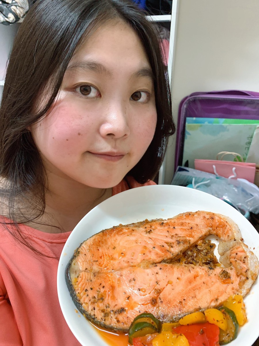盛和風食集/紐西蘭國王鮭魚King Salmon-進口無毒鮭魚,帶著獨特奶油香且油脂豐富煎不老鮭,一吃難忘這豐美柔嫩、香氣十足的口感!魚油含量是所有鮭魚之冠,連米其林主廚都讚嘆的夢幻食材~文內有折價券$150元序號!優惠資訊/冷凍宅配美食/新鮮海鮮/鮭魚推薦/不用解凍直接煎/好上手不易失敗的煎魚料理/國王鮭輪切新手下廚100%成功/在家煮/居家烹飪/食譜分享/簡單食譜/簡單做好菜 中式料理 健康養身 宅配食記 攝影 民生資訊分享 自己動手做! 飲食集錦