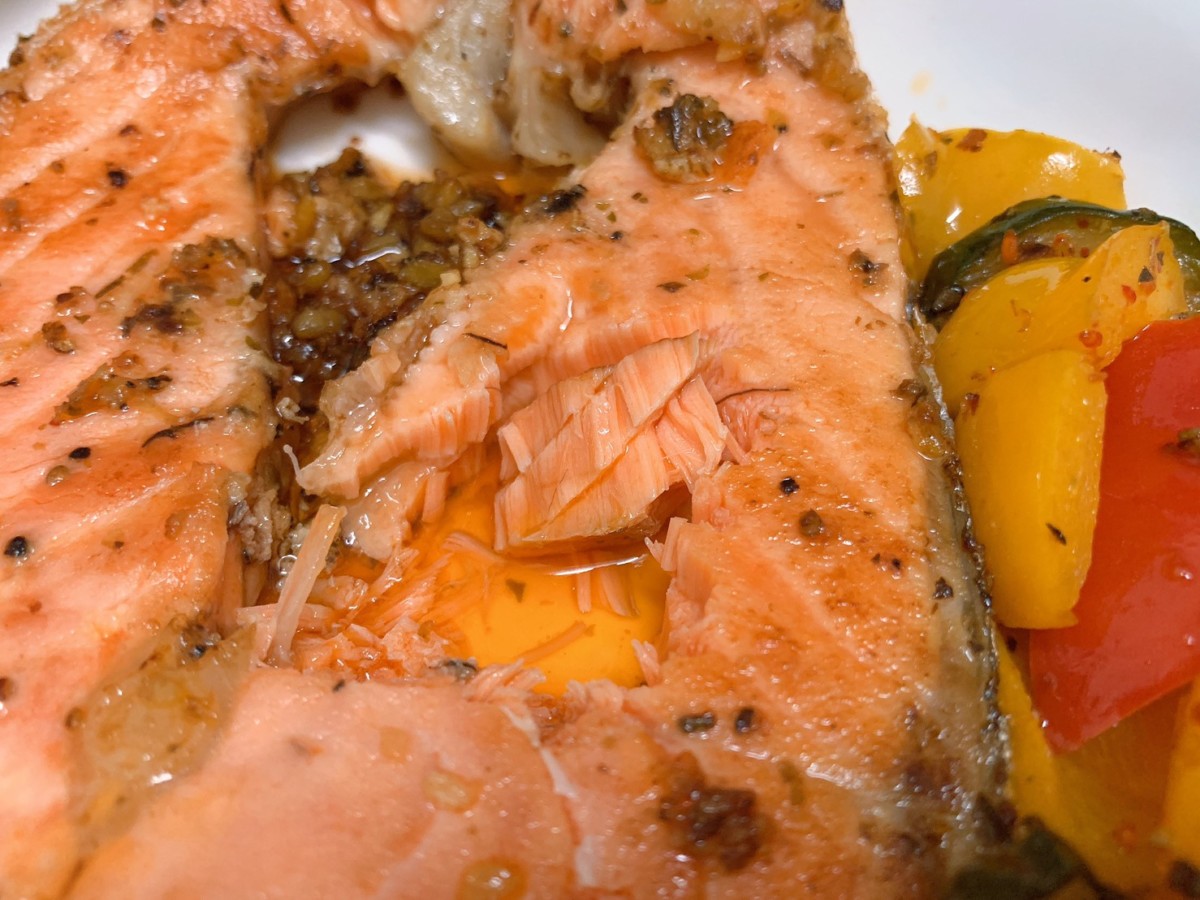 盛和風食集/紐西蘭國王鮭魚King Salmon-進口無毒鮭魚,帶著獨特奶油香且油脂豐富煎不老鮭,一吃難忘這豐美柔嫩、香氣十足的口感!魚油含量是所有鮭魚之冠,連米其林主廚都讚嘆的夢幻食材~文內有折價券$150元序號!優惠資訊/冷凍宅配美食/新鮮海鮮/鮭魚推薦/不用解凍直接煎/好上手不易失敗的煎魚料理/國王鮭輪切新手下廚100%成功/在家煮/居家烹飪/食譜分享/簡單食譜/簡單做好菜 中式料理 健康養身 宅配食記 攝影 民生資訊分享 自己動手做! 飲食集錦