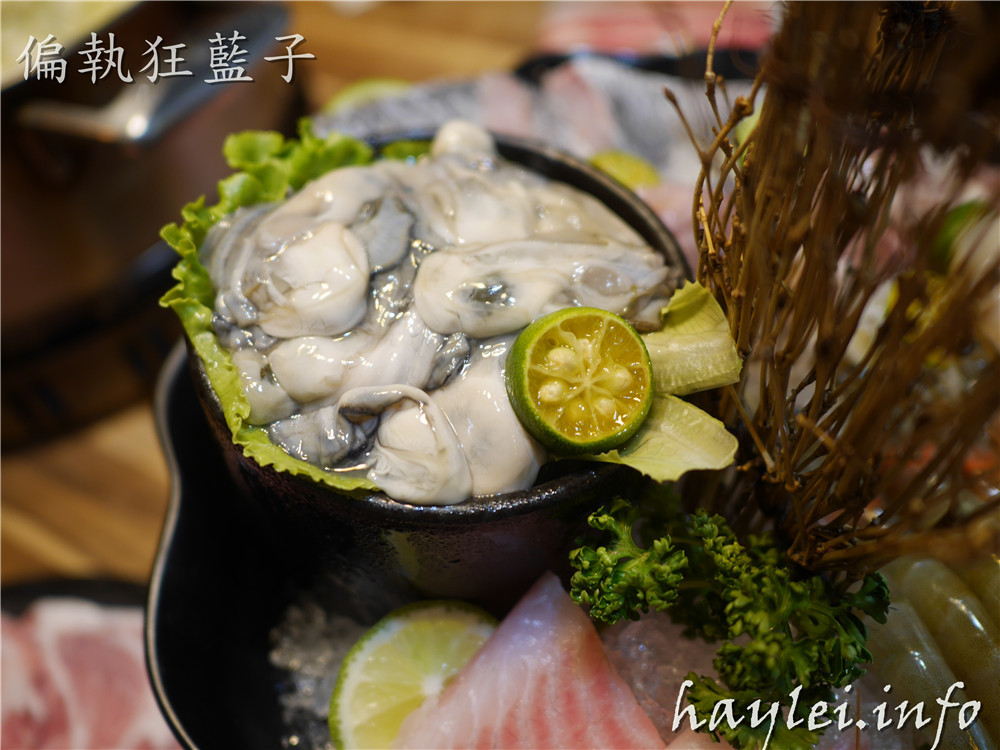 台北松山區火鍋推薦/極蜆鍋物-蜆湯現場熬煮,湯頭非常鮮香,食材非常新鮮,先吃完火鍋再煮粥,CP值高,吃的開心又滿足!火鍋/hotpot/民生社區美食/台北火鍋/蜆鍋/新鮮食材/美味料理/台灣火鍋/松山美食推薦/交通方便 中式料理 攝影 民生資訊分享 飲食集錦