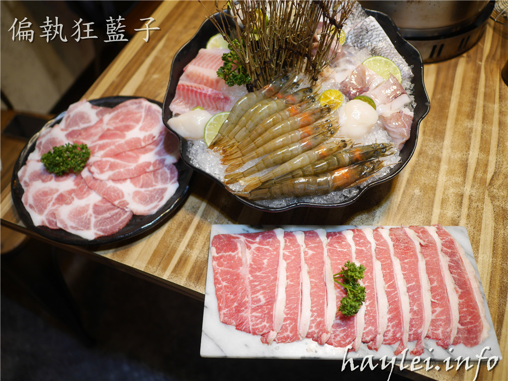 台北松山區火鍋推薦/極蜆鍋物-蜆湯現場熬煮,湯頭非常鮮香,食材非常新鮮,先吃完火鍋再煮粥,CP值高,吃的開心又滿足!火鍋/hotpot/民生社區美食/台北火鍋/蜆鍋/新鮮食材/美味料理/台灣火鍋/松山美食推薦/交通方便 中式料理 攝影 民生資訊分享 飲食集錦