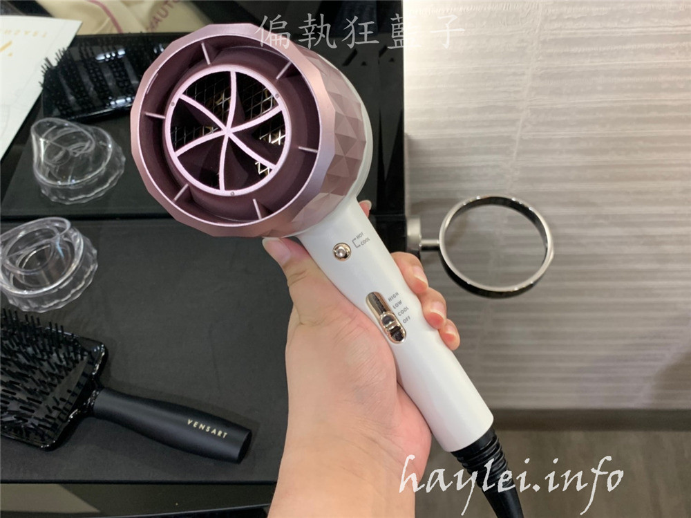 Vensart hair x SINI HAIR SALON Vensart螺旋氣流吹風機台中體驗會-專利螺旋式溫熱風吹髮,超強風力快速乾髮,自己動手吹整髮絲更輕鬆,吹頭髮不再擔心手痠!美髮家電/女神級家電/神級吹風機推薦/專業造型工具/美髮好物/3c小家電/專利螺旋式/居家吹整/居家造型/負離子/75度溫風/質感吹風機/低功率大風量/節能省時/台中美髮 3C相關 健康養身 攝影 美式料理 自己動手做!