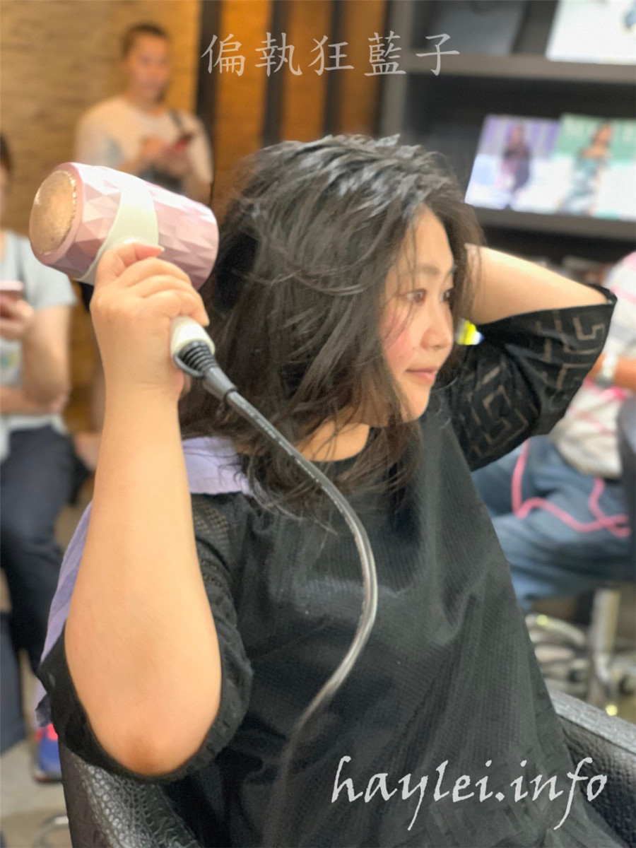 Vensart hair x SINI HAIR SALON Vensart螺旋氣流吹風機台中體驗會-專利螺旋式溫熱風吹髮,超強風力快速乾髮,自己動手吹整髮絲更輕鬆,吹頭髮不再擔心手痠!美髮家電/女神級家電/神級吹風機推薦/專業造型工具/美髮好物/3c小家電/專利螺旋式/居家吹整/居家造型/負離子/75度溫風/質感吹風機/低功率大風量/節能省時/台中美髮 3C相關 健康養身 攝影 美式料理 自己動手做!