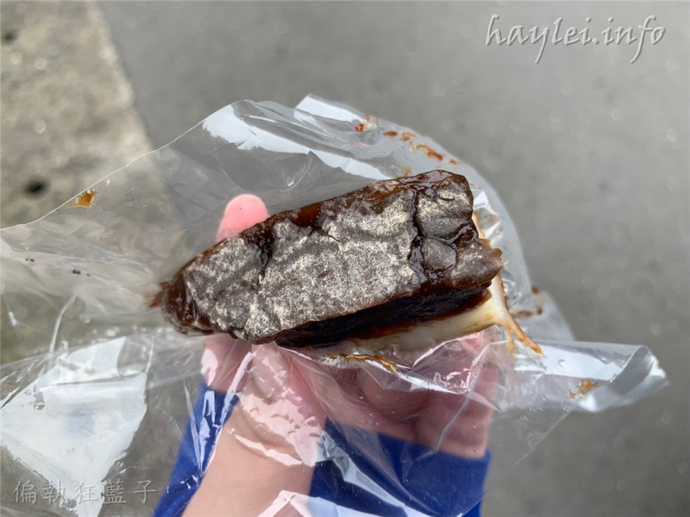 屏東旅遊/東港/慶鴻雙糕潤-東港第二市場內的知名老店,吃起來軟香帶點彈口的韌性,非常好吃!屏東觀光/屏東美食/東港旅遊/屏東縣政府首選地方特產/南臺灣在地名產/在地人推薦/東港伴手禮/米食/甜點/傳統小吃/傳統美食/台灣點心/美食小吃/老字號甜品/ching-hong rice cake with brown suger/可宅配 中式料理 健康養身 宅配食記 攝影 民生資訊分享 飲食集錦