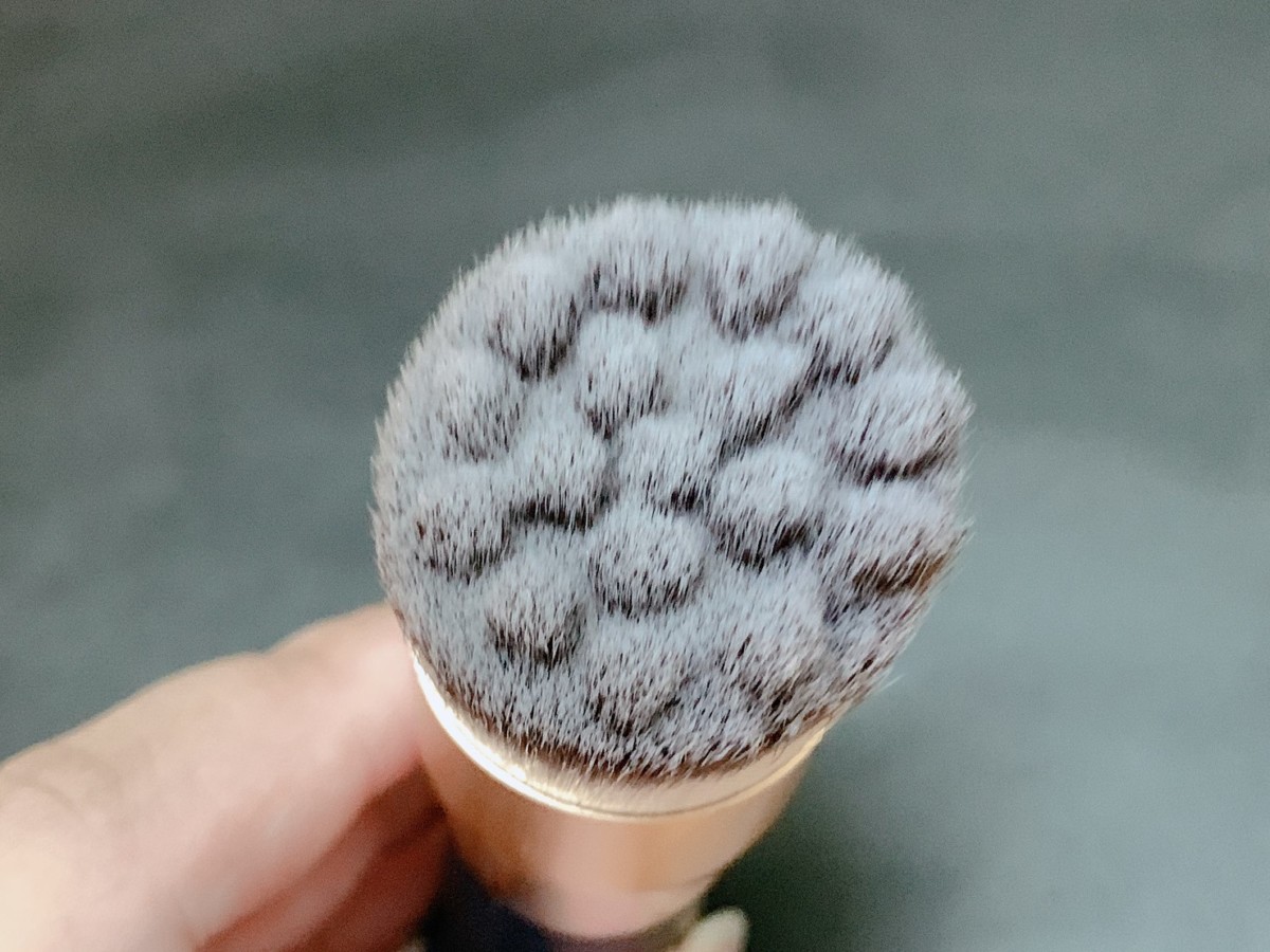 LSY 林三益專業彩妝刷具-潔顏豆豆刷,適合夏天清潔肌膚的刷具,0.07mm 極細刷毛溫和按摩,臉洗乾淨,保養吸收好、上妝更服貼!肌膚保養/臉部清潔/洗臉刷推薦/夏天清潔/專利 15 度豆豆刷面 保養品分享 健康養身 彩妝品 彩妝品分享 攝影 民生資訊分享