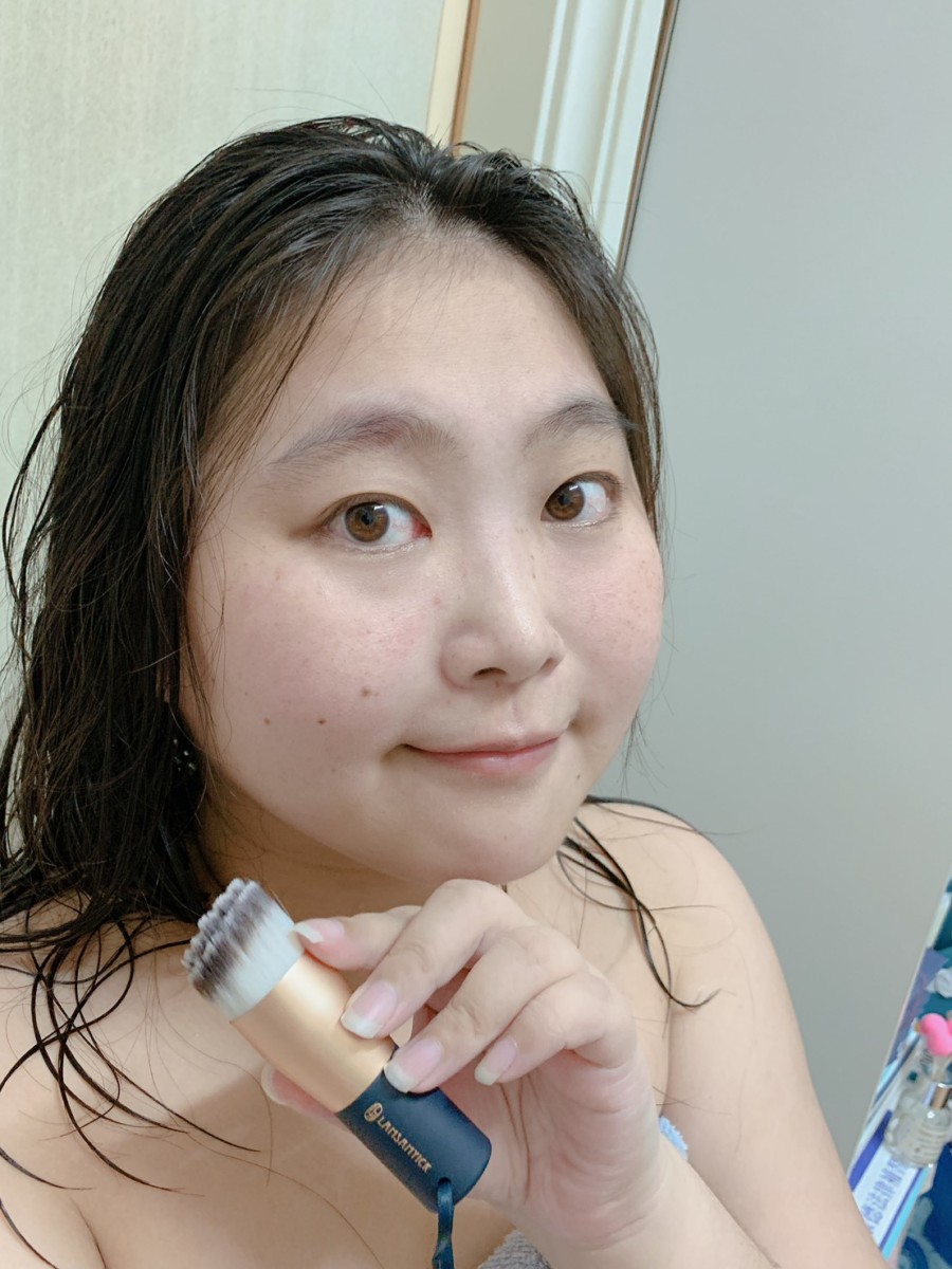 LSY 林三益專業彩妝刷具-潔顏豆豆刷,適合夏天清潔肌膚的刷具,0.07mm 極細刷毛溫和按摩,臉洗乾淨,保養吸收好、上妝更服貼!肌膚保養/臉部清潔/洗臉刷推薦/夏天清潔/專利 15 度豆豆刷面 保養品分享 健康養身 彩妝品 彩妝品分享 攝影 民生資訊分享