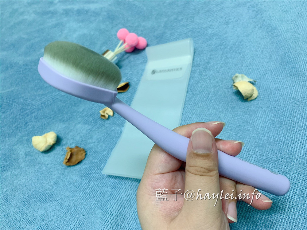 LSY 林三益專業彩妝刷具-牙刷型粉底刷、眉部修飾刷,粉底刷柔軟有彈性,大範圍上粉底最方便,眉刷修飾、填補眉毛很好上手!美妝保養/新手刷具/新手化妝推薦/化妝刷具推薦/底妝刷/眉刷/林三益美妝/2019刷具推薦/牙刷型刷具/好上手刷具推薦/lsy makeup 彩妝品 彩妝品分享 攝影 民生資訊分享