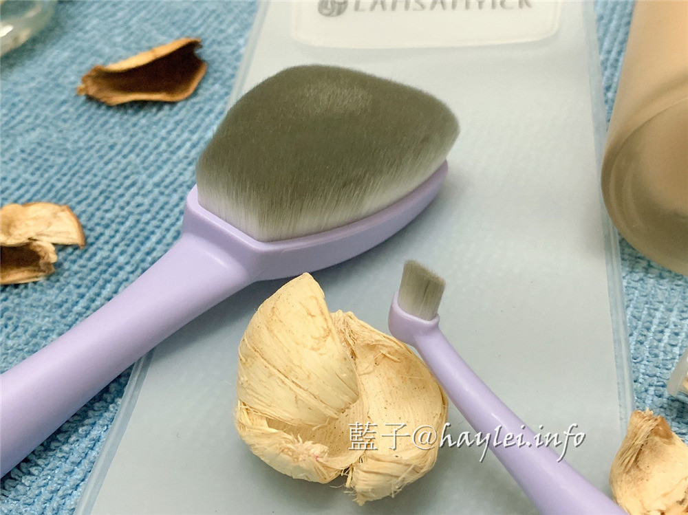 LSY 林三益專業彩妝刷具-牙刷型粉底刷、眉部修飾刷,粉底刷柔軟有彈性,大範圍上粉底最方便,眉刷修飾、填補眉毛很好上手!美妝保養/新手刷具/新手化妝推薦/化妝刷具推薦/底妝刷/眉刷/林三益美妝/2019刷具推薦/牙刷型刷具/好上手刷具推薦/lsy makeup 彩妝品 彩妝品分享 攝影 民生資訊分享