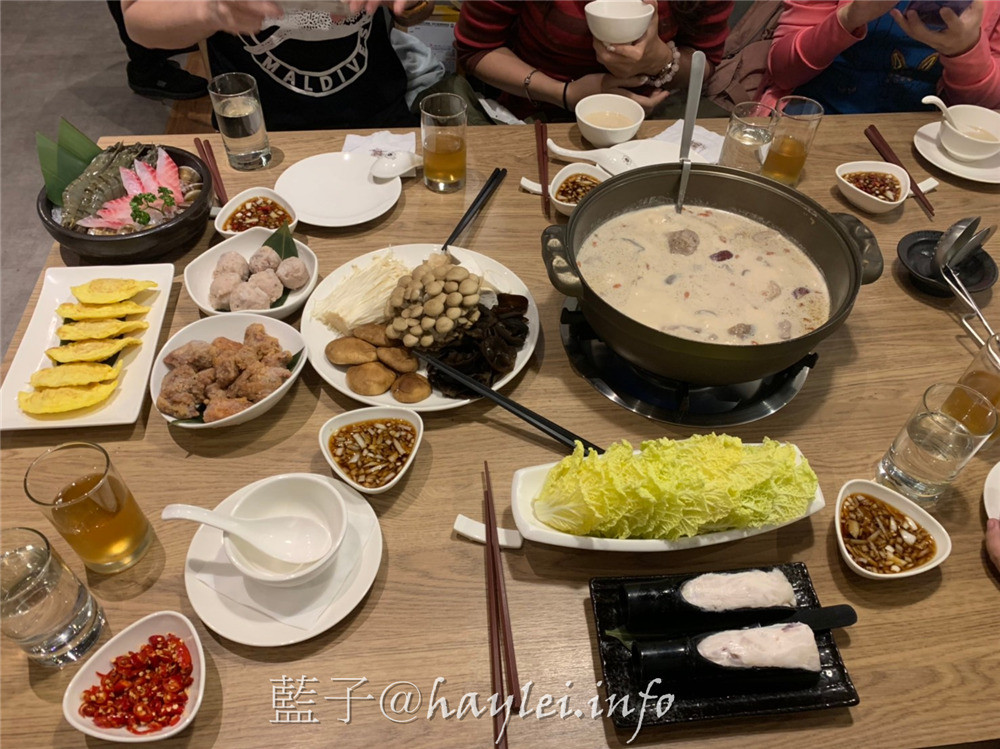台中一日遊推薦/樂活眼鏡中科店-款式多樣且配鏡超專業、火鍋106 | 粵式豬肚煲鍋公益店-胡椒湯底鮮香夠味超好喝、東海大學路思義教堂-適合拍照取景、東海乳品小棧-鮮奶&乳酪蛋糕很棒!台中旅遊/台中美食/美食景點/台中打卡景點/台中火鍋/台中配眼鏡/台中配鏡推薦/台中眼鏡推薦/專業驗光/樂活眼鏡/眼鏡/實戴/lohas/眼鏡行/手造眼鏡/藍光眼鏡/名牌眼鏡/妝美堂/網美咖啡/特調咖啡 國內外住宿相關 攝影 民生資訊分享 飲食集錦