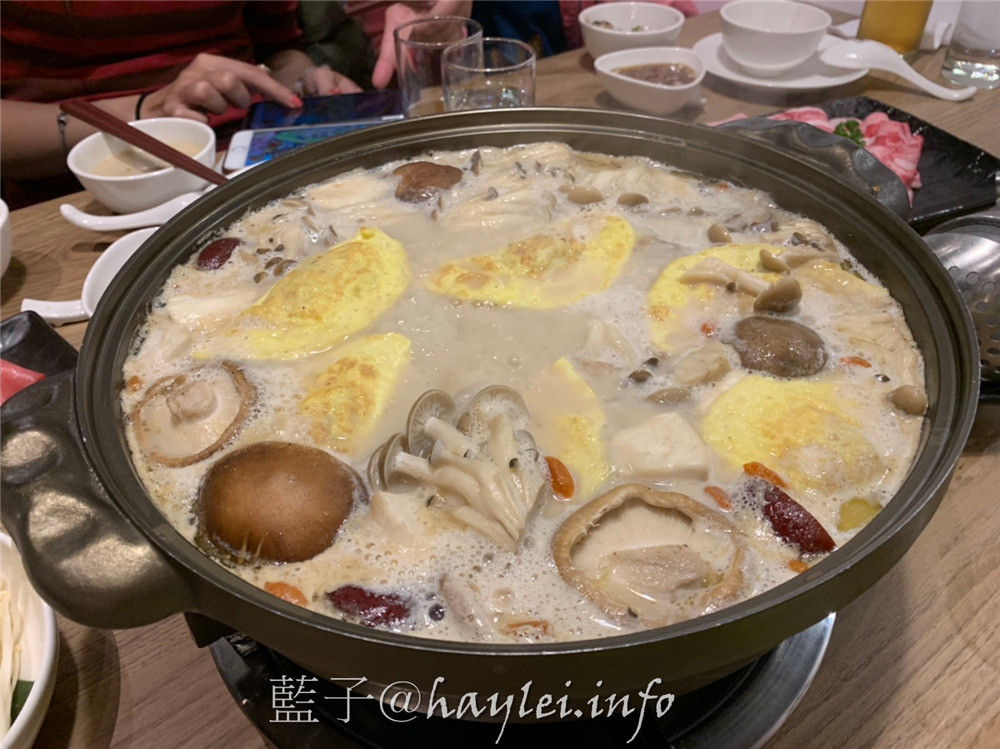 台中一日遊推薦/樂活眼鏡中科店-款式多樣且配鏡超專業、火鍋106 | 粵式豬肚煲鍋公益店-胡椒湯底鮮香夠味超好喝、東海大學路思義教堂-適合拍照取景、東海乳品小棧-鮮奶&乳酪蛋糕很棒!台中旅遊/台中美食/美食景點/台中打卡景點/台中火鍋/台中配眼鏡/台中配鏡推薦/台中眼鏡推薦/專業驗光/樂活眼鏡/眼鏡/實戴/lohas/眼鏡行/手造眼鏡/藍光眼鏡/名牌眼鏡/妝美堂/網美咖啡/特調咖啡 國內外住宿相關 攝影 民生資訊分享 飲食集錦