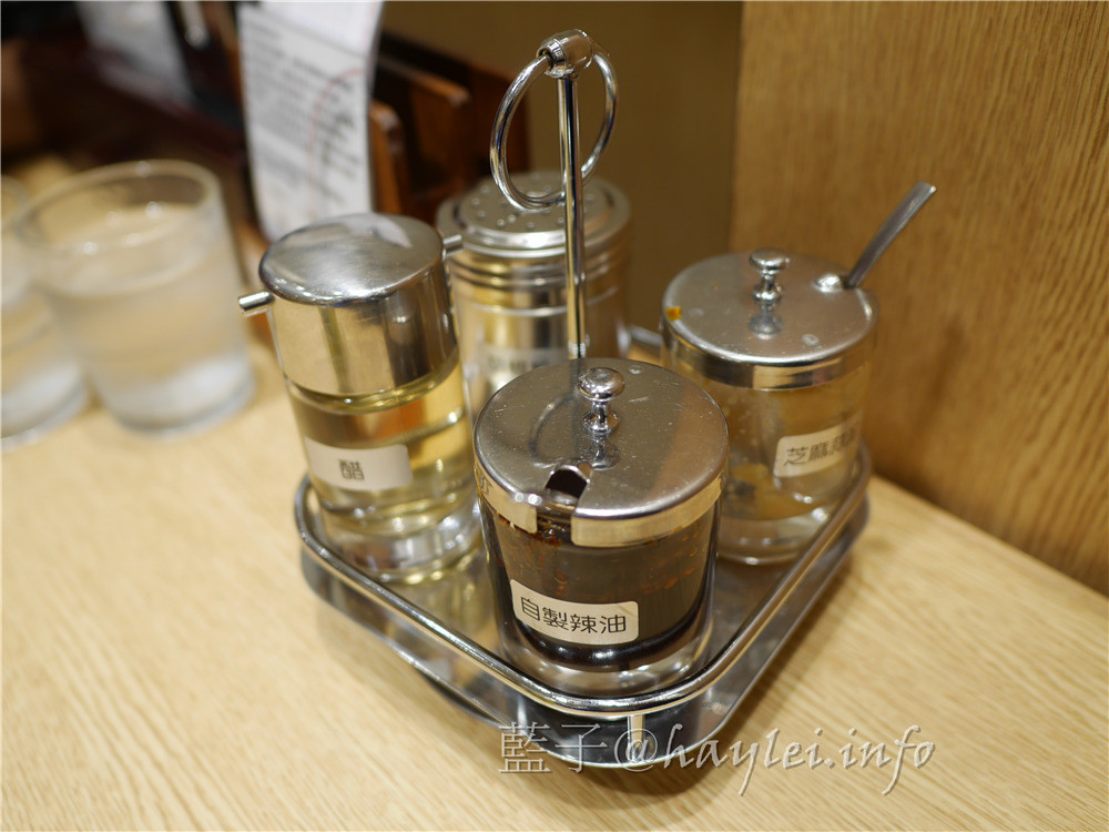 台中梧棲/三井outlet美食/屯京拉麵台中三井店-拉麵190起,麵加量不加價,三井美食街內的平價好選擇~台中三井公車/MITSUI OUTLET PARK 台中港/屯京拉麵菜單/東京拉麵/豚骨拉麵/日本連鎖拉麵/梧棲美食/台中拉麵/台中美食/台中餐廳/台中購物商場/美食商場/shopping mall/三井Outlet/台中港三井Outlet Park/台中景點/台中逛街 攝影 日式料理 民生資訊分享 飲食集錦