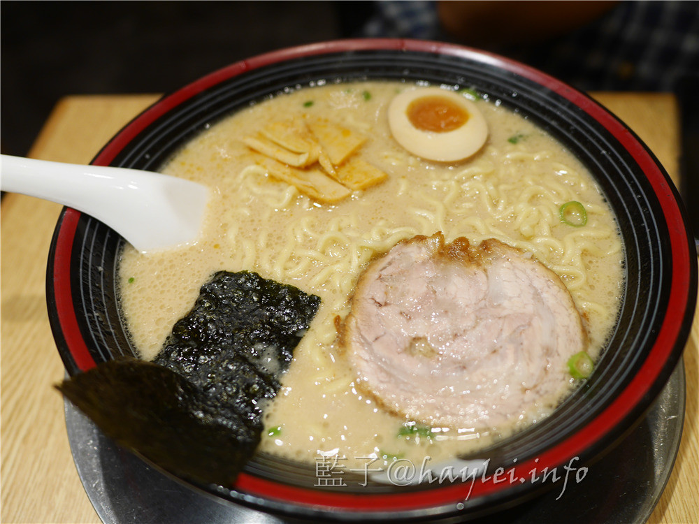 台中梧棲/三井outlet美食/屯京拉麵台中三井店-拉麵190起,麵加量不加價,三井美食街內的平價好選擇~台中三井公車/MITSUI OUTLET PARK 台中港/屯京拉麵菜單/東京拉麵/豚骨拉麵/日本連鎖拉麵/梧棲美食/台中拉麵/台中美食/台中餐廳/台中購物商場/美食商場/shopping mall/三井Outlet/台中港三井Outlet Park/台中景點/台中逛街 攝影 日式料理 民生資訊分享 飲食集錦