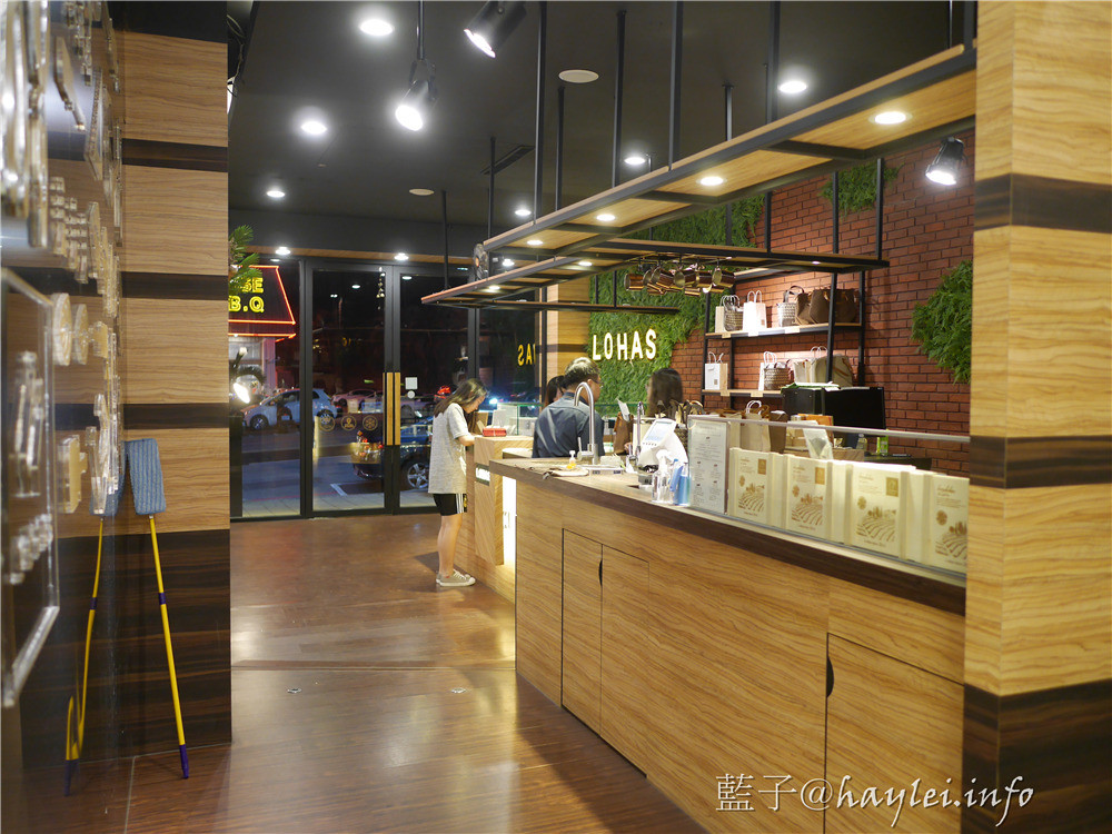台中一日遊推薦/樂活眼鏡中科店-款式多樣且配鏡超專業、火鍋106 | 粵式豬肚煲鍋公益店-胡椒湯底鮮香夠味超好喝、東海大學路思義教堂-適合拍照取景、東海乳品小棧-鮮奶&乳酪蛋糕很棒!台中旅遊/台中美食/美食景點/台中打卡景點/台中火鍋/台中配眼鏡/台中配鏡推薦/台中眼鏡推薦/專業驗光/樂活眼鏡/眼鏡/實戴/lohas/眼鏡行/手造眼鏡/藍光眼鏡/名牌眼鏡/妝美堂/網美咖啡/特調咖啡 國內外住宿相關 攝影 民生資訊分享 飲食集錦