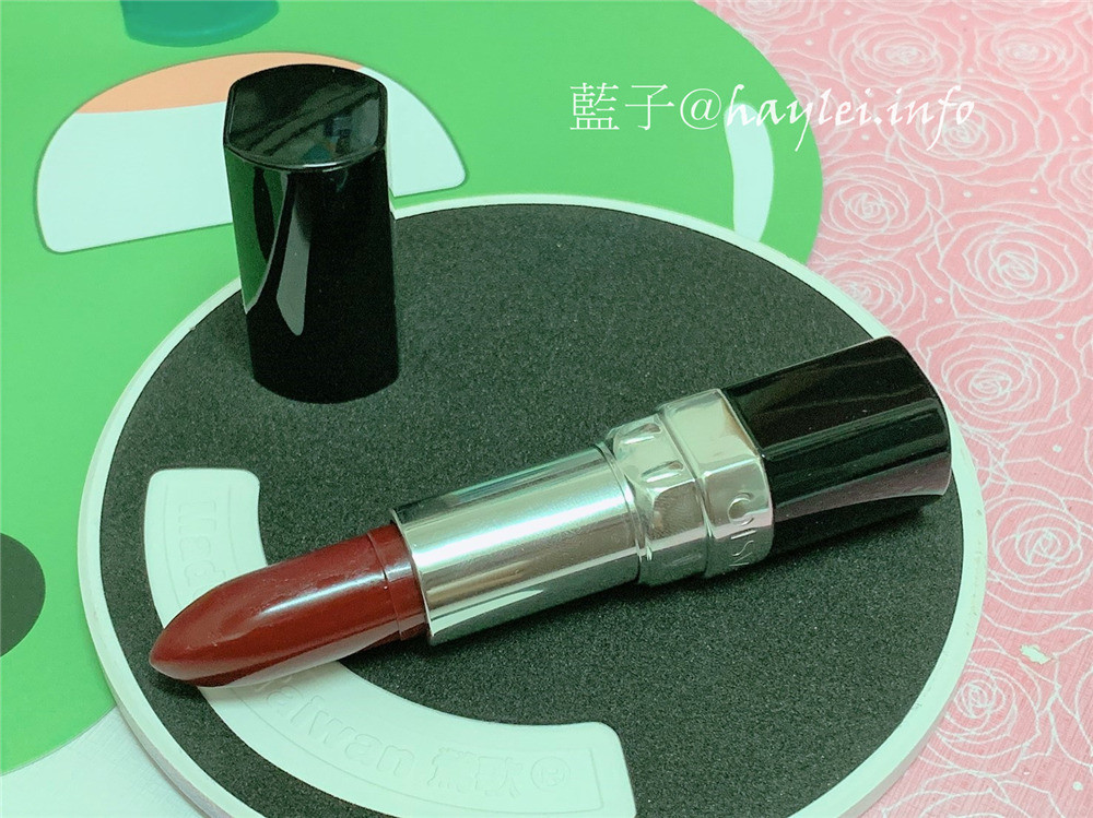 唇彩試色/Fasio菲希歐-太陽之吻持色口紅 RD425魅惑氣勢紅,輕盈水潤光澤唇依舊是主流!makeup/lipstick/cosmetic/red lipstick/日系彩妝/日本唇膏/Fasio唇彩/口紅/美容美妝/美妝保養/唇膏/唇彩分享 彩妝品 彩妝品分享 攝影