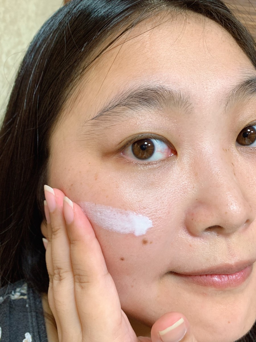 Avon雅芳新活恆白松露系列-新活恆白松露UV精華乳SPF50+PA++++,最高係數防曬&黑幕隱形科技,做好防曬,延緩老化,拉近我與白的距離!防曬分享2019/肌膚保養/雅芳防曬/skincare/防曬霜/提亮修飾膚色/美妝保養/美妝品分享/保養品分享/使用心得/uv shield 保養品分享 健康養身 彩妝品 彩妝品分享 攝影 民生資訊分享