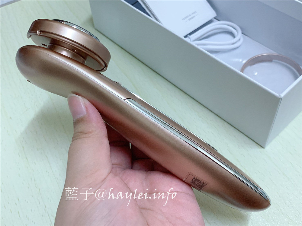 淘寶開箱/高CP好物分享-居家護膚金稻美容導入儀,Gracebabi美妝蛋組合,兩相加乘讓我妝感精緻服貼,提升顏值的秘密武器!金稻瘦臉棒/光子亮膚儀/Gracebabi美妝蛋/酒紅美妝蛋/淘寶開箱日/99划算節/買美容家電上淘寶/肌膚保養/彩妝化妝工具/美妝蛋推薦2019/美容儀推薦2019/淘寶心得/3c開箱/美容儀分享 保養品分享 健康養身 彩妝品 彩妝品分享 攝影 民生資訊分享