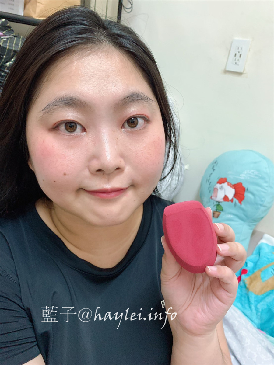 淘寶開箱/高CP好物分享-居家護膚金稻美容導入儀,Gracebabi美妝蛋組合,兩相加乘讓我妝感精緻服貼,提升顏值的秘密武器!金稻瘦臉棒/光子亮膚儀/Gracebabi美妝蛋/酒紅美妝蛋/淘寶開箱日/99划算節/買美容家電上淘寶/肌膚保養/彩妝化妝工具/美妝蛋推薦2019/美容儀推薦2019/淘寶心得/3c開箱/美容儀分享 保養品分享 健康養身 彩妝品 彩妝品分享 攝影 民生資訊分享