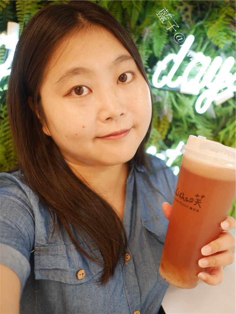 政大飲料/手搖飲推薦/Li Cha 禮采芙/幸芙手搖飲-文山政大店,提供輕食、冰淇淋跟健康手搖飲,優閒午後,享受輕食好時光!嫩綠色系裝潢很美,很適合網美來拍照打卡~台北文山區/政大商圈推薦/政大美食/健康手搖飲/天然茶飲/水果茶/輕食下午茶/台北美食下午茶/提供座位的手搖飲店/堅持食安無虞的食尚體驗,這就是任性的理由 攝影 民生資訊分享 飲食集錦