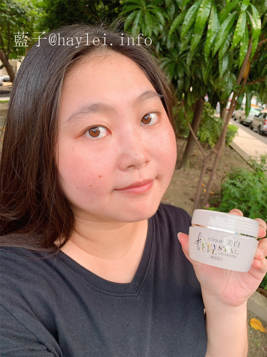朵朵DORE DORE/Ellesoie愛莉絲爾/多效水晶透白凝露Crystal Gel-滋潤保濕,舒適不黏膩,7效合一的多機能凝露!有食藥署核准使用的美白成分-維他命c,適度使用可以幫助美白、膚色均勻。肌膚保養/長效保濕/舒緩乾燥/撫平細紋/滋潤鎖水/代替化妝水、乳液/維持肌膚健康 健康養身 彩妝品 彩妝品分享 攝影 民生資訊分享