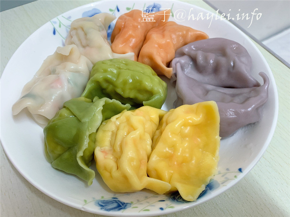 宅配冷凍/心玥水餃-皮薄餡多的網購手工水餃,回購率滿分的經典美味!網購水餃/冷凍水餃/宅配美食/生鮮美食/手工水餃推薦/爆汁口感/蔥花高麗菜/玉米起司/奶油鮭魚/韭黃鮮蝦/田園蔬菜/網路購物/宵夜美食/點心小吃/好吃水餃/彩色元寶/彩色水餃/水餃控 中式料理 健康養身 宅配食記 攝影 民生資訊分享 飲食集錦