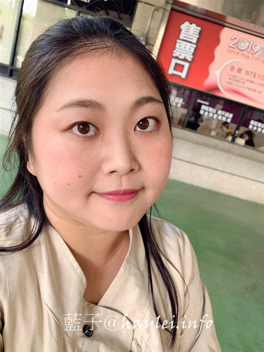唇彩試色/Nivea妮維雅持色潤唇筆/個性野莓紫b04-小辣筆有滋潤感也不顯唇紋,顏色比看起來自然,清淡透亮的紫紅色蠻好看的!crayon lip balm/black cherry/開架高CP唇彩/深唇人適用/多層疊擦更顯色/滋潤雙唇/提亮唇色/makeup/lipstick/cosmetic/唇彩筆/潤唇/潤色/潤唇筆/purple lipstick/紫紅色唇彩/德國彩妝/德國護唇膏/德國唇膏/德國製造/美容美妝/美妝保養/唇膏/唇彩分享/lip care/藍子愛美麗 保養品分享 健康養身 彩妝品 彩妝品分享 攝影 民生資訊分享