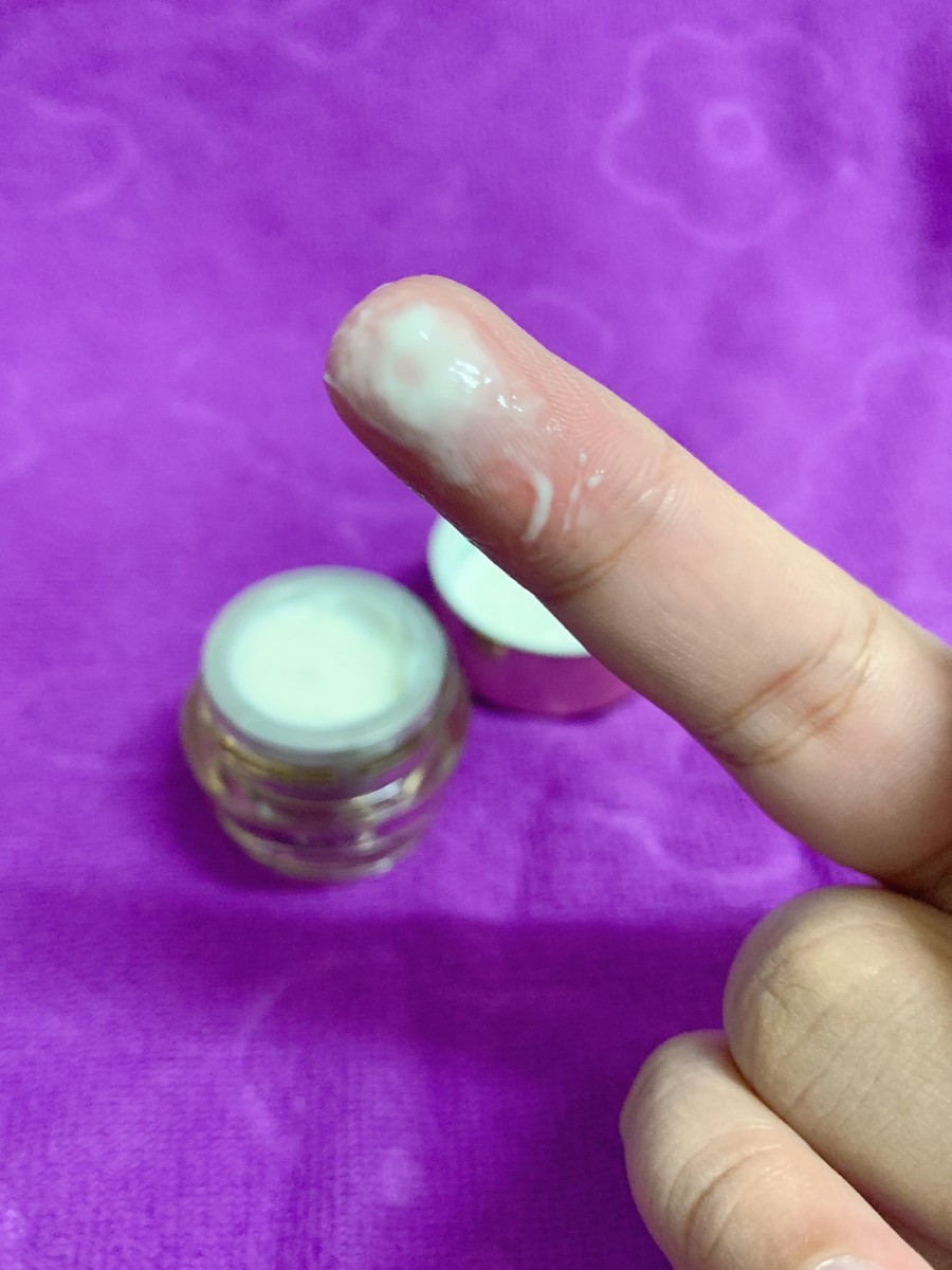 Estee Lauder 雅詩蘭黛 年輕肌密無敵霜 使用後清爽不黏膩吸收極快的乳霜,當妝前保養很適合!美妝保養/肌膚保養/skincare/facial cream/light/revitalizing supreme+ global anti-aging power sofe creme/藍子愛美麗/藍子愛保養/輕熟齡保養 保養品分享 彩妝品 彩妝品分享 攝影 民生資訊分享
