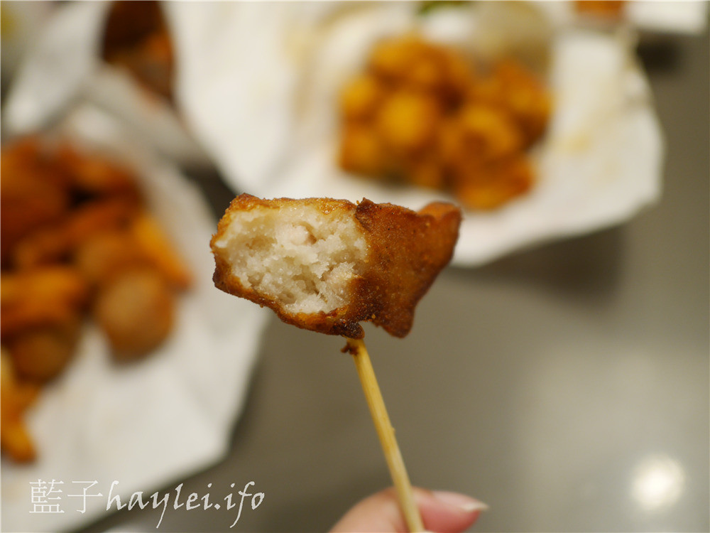 台中最獨特的鹹酥雞店-熊掌香雞排/竹林觀音問事香雞排，雞排嫩香多汁，特調的調味粉搭上酥香的炸物超級好吃！辣粉很帶勁，喜歡吃辣的一定要來吃！使用脫油機，吃起來更低負擔～如果你是有緣人，還有機會得到來自竹林觀音的專屬手寫籤詩呢！熊掌香雞排菜單/台中西區美食/台中美食/高CP值/台中雞排/台中鹹酥雞推薦/台中好吃雞排/台中必吃美食/台中小吃/問事/補運/收驚/藍子愛美食 中式料理 國內旅遊 攝影 民生資訊分享 飲食集錦   