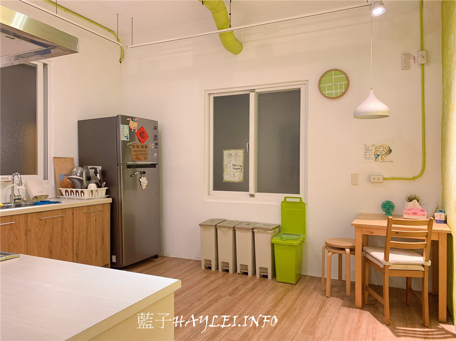 T-Life Hostel | 踢生活背包客棧評價位置交通方式價錢-台中東海住宿首選,輕負擔享受好生活,一晚500起。台中合法背包客棧,有廚房、交誼廳、洗衣場、公用衛浴,可以洗熱水澡、洗衣服~台中旅遊/台中美食/台中景點/台中住宿推薦/東海夜市/東海商圈美食/環保旅店/背包房/背包客住宿/旅遊住宿/向宏滷肉飯/再興飲茶/台中刑務所演武場/道禾六藝文化館/藍子愛旅行/藍子愛美食 國內外住宿相關 國內旅遊 攝影 民生資訊分享 飲食集錦