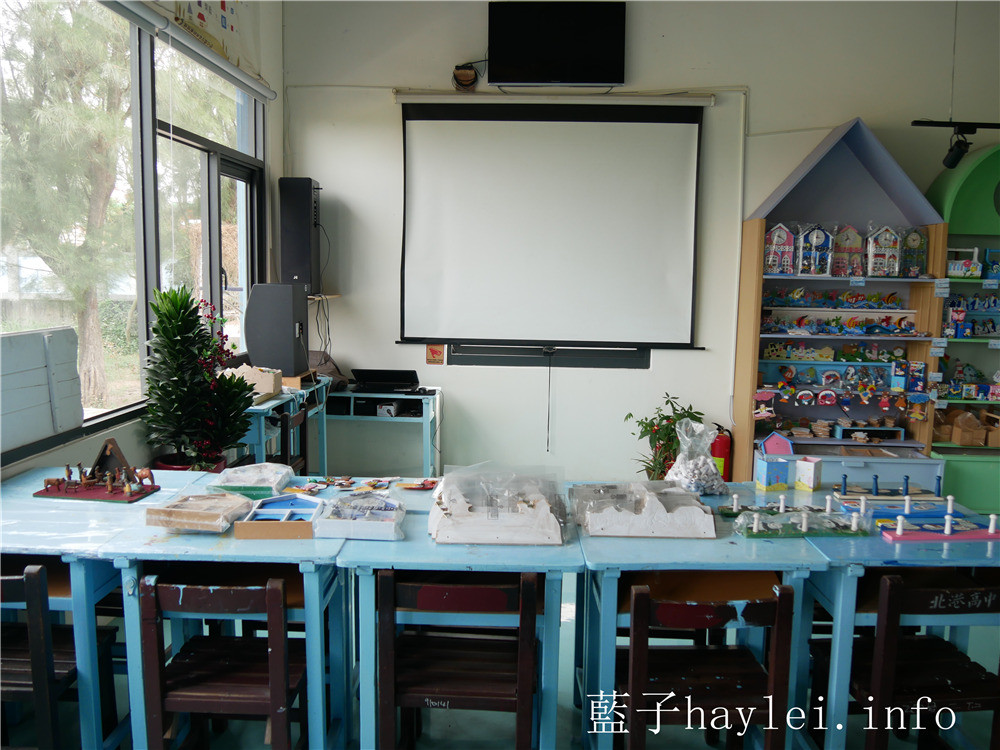 雲林口湖/沐藝家DIY休閒觀光工廠-開心彩繪,發揮創造力,雲林旅遊的親子休閒好去處!木藝牆ig打卡、雲林私房景點推薦!雲林美食/口湖美食/口湖遊客中心裡面/雲嘉南好好玩/雲嘉南旅遊/雲林海線/雲林旅遊/口湖鄉景點推薦/藍子愛旅行 國內旅遊 攝影 民生資訊分享 自己動手做!