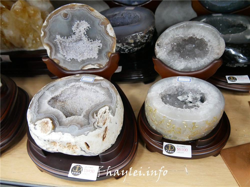 台中西屯/京典臻品JD Classic天然水晶-如何挑選紫晶洞、適合自己的水晶怎麼買,開運招財水晶這裡看最超值!專營烏拉圭紫水晶洞、巴西晶洞、聚寶盆、發財樹、恐龍蛋跟意象水晶等天然礦石。台中水晶/批發水晶大盤商/水晶洞批發/瑪瑙聚寶盆/鈦晶/黃水晶/茶晶/開口笑水晶/水晶雕件/水晶手珠/水晶手排/改善屋內風水/聚氣開運招正財/藍子愛美麗 攝影 民生資訊分享 紓發緒感