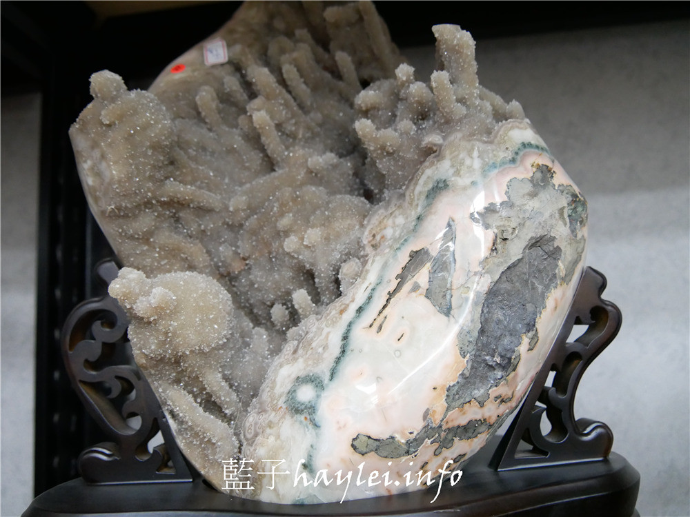 台中西屯/京典臻品JD Classic天然水晶-如何挑選紫晶洞、適合自己的水晶怎麼買,開運招財水晶這裡看最超值!專營烏拉圭紫水晶洞、巴西晶洞、聚寶盆、發財樹、恐龍蛋跟意象水晶等天然礦石。台中水晶/批發水晶大盤商/水晶洞批發/瑪瑙聚寶盆/鈦晶/黃水晶/茶晶/開口笑水晶/水晶雕件/水晶手珠/水晶手排/改善屋內風水/聚氣開運招正財/藍子愛美麗 攝影 民生資訊分享 紓發緒感