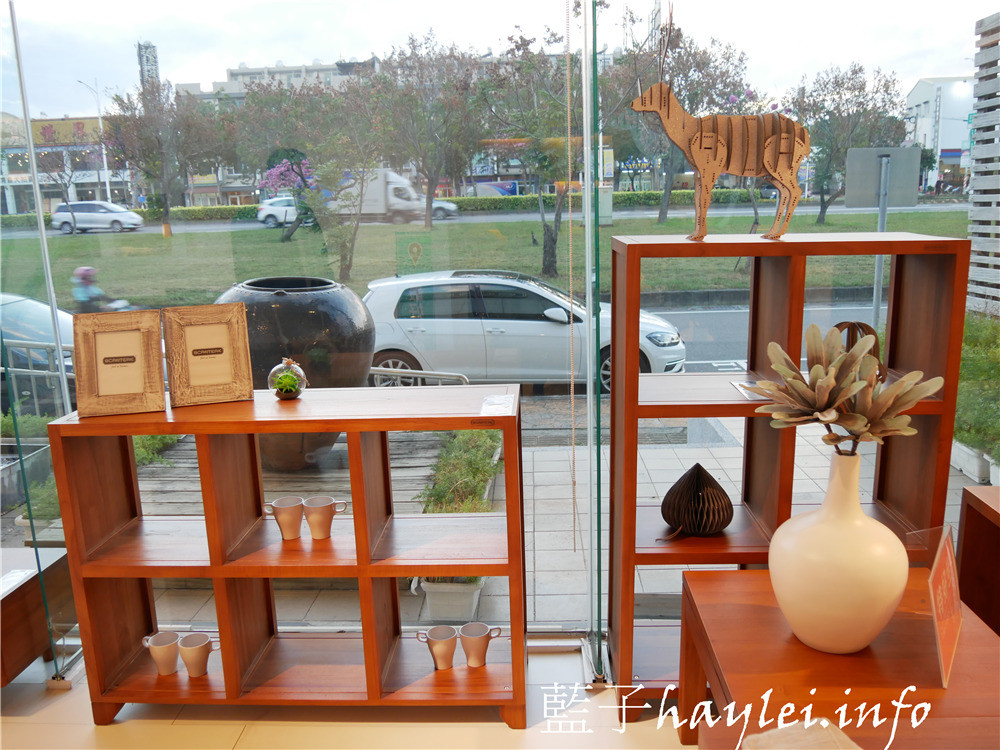 嘉義家具推薦/SCANTEAK/詩肯柚木/嘉義忠孝-居家裝潢、傢具家飾一應俱全,親身感受頂級家居氛圍,為生活妝點更多美好!居家生活/裝潢布置/傢具店推薦/德國原裝進口/原木家具/柚木家具/提升生活質感/幸福感家具/嘉義買家具推薦/床具/寢具/收納櫃/沙發/實木家具/北歐風/藍子愛生活/SCANTEAK feel at home. 國內外住宿相關 攝影 民生資訊分享