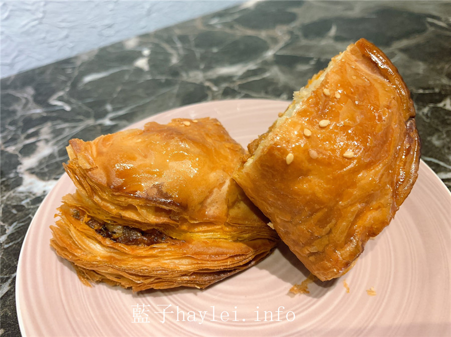 台北大安咖啡廳美食/法式修頌．可頌專賣店-可頌香氣濃郁且草莓提拉米蘇甜香誘人，修頌入口酥鬆香脆，奶油香氣超濃郁，醬牛肉口味超好吃！法國千層酥/CHAUSSON/台北美食/大安美食/甜點/鹹食/點心/下午茶推薦/RE紅包/藍子愛美食 攝影 民生資訊分享 飲食集錦 