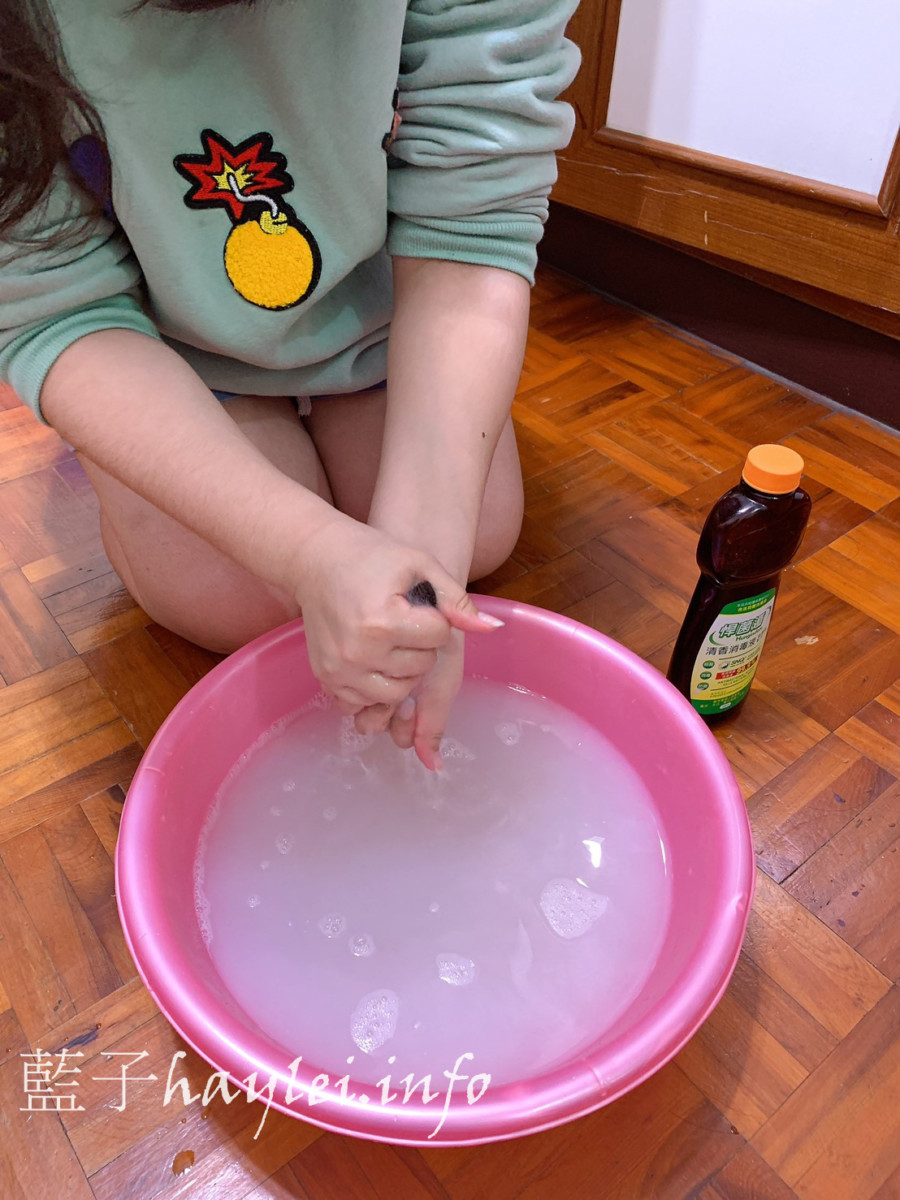 一個人的居家清潔/悍菌遁清香消毒液-防霉殺菌不刺鼻且有SNQ認證,用量省(1比100~250),輕鬆給自己無菌潔淨的安心感~日常防疫/武漢肺炎/流感/租屋族必備/居家清潔推薦/消毒水/消毒液推薦/健康生活/環境衛生防護/守護居家環境/藍子愛生活 健康養身 攝影 民生資訊分享