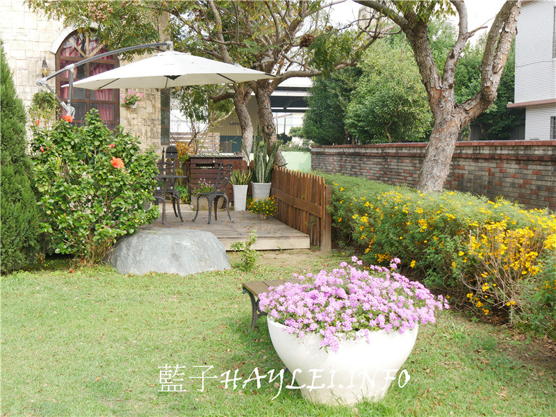 台中大雅/下午茶美食/Petit Forêt 小林煎餅x富林園洋菓子(PF洋菓子森林)-在復古鄉村風城堡享受柔滑乳酪派、雙層起司蛋糕、葉子派餅乾等幸福甜點,感受南法的慢活與悠閒~台中美食/台中景點/台中下午茶/台中城堡風咖啡廳/南法風城堡/台中甜點/大雅美食/大雅下午茶/甜點蛋糕/餅乾點心/結婚禮盒推薦/客製化喜餅/台中餐廳/台中好拍下午茶/藍子愛美食 國內旅遊 攝影 民生資訊分享 飲食集錦
