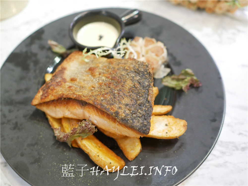 新竹東區/Garden Party Restaurant/派對花園餐廳-排餐精緻美味，裝潢華美貴氣，新竹網美拍照打卡必訪，花園餐廳環境絕美超好拍～新竹美食/新竹西餐廳/新竹餐廳推薦/花園餐廳/新竹義式餐廳/金山街餐廳/IG打卡餐廳熱門點/情侶約會/姊妹聚會/濕式熟成牛排/熱帶植物花草牆/近新竹科學園區/有停車場/藍子愛美食 國內旅遊 攝影 民生資訊分享 飲食集錦 
