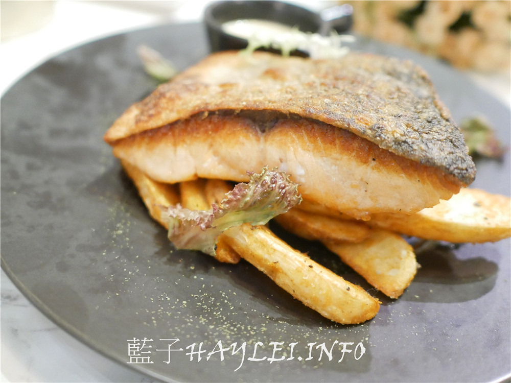 新竹東區/Garden Party Restaurant/派對花園餐廳-排餐精緻美味，裝潢華美貴氣，新竹網美拍照打卡必訪，花園餐廳環境絕美超好拍～新竹美食/新竹西餐廳/新竹餐廳推薦/花園餐廳/新竹義式餐廳/金山街餐廳/IG打卡餐廳熱門點/情侶約會/姊妹聚會/濕式熟成牛排/熱帶植物花草牆/近新竹科學園區/有停車場/藍子愛美食 國內旅遊 攝影 民生資訊分享 飲食集錦 