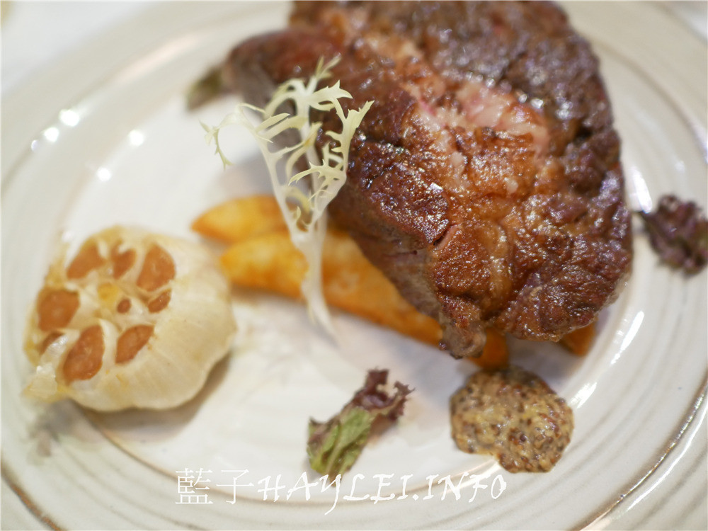 新竹東區/Garden Party Restaurant/派對花園餐廳-排餐精緻美味，裝潢華美貴氣，新竹網美拍照打卡必訪，花園餐廳環境絕美超好拍～新竹美食/新竹西餐廳/新竹餐廳推薦/花園餐廳/新竹義式餐廳/金山街餐廳/IG打卡餐廳熱門點/情侶約會/姊妹聚會/濕式熟成牛排/熱帶植物花草牆/近新竹科學園區/有停車場/藍子愛美食 國內旅遊 攝影 民生資訊分享 飲食集錦 