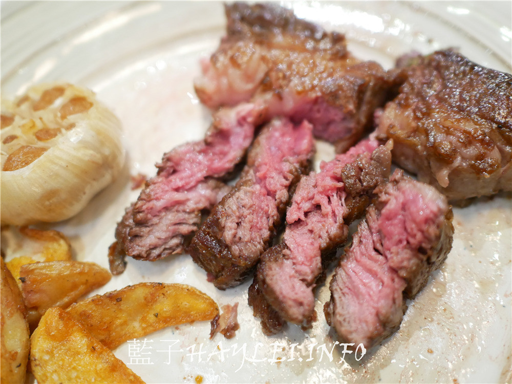 新竹東區/Garden Party Restaurant/派對花園餐廳-排餐精緻美味，裝潢華美貴氣，新竹網美拍照打卡必訪，花園餐廳環境絕美超好拍～新竹美食/新竹西餐廳/新竹餐廳推薦/花園餐廳/新竹義式餐廳/金山街餐廳/IG打卡餐廳熱門點/情侶約會/姊妹聚會/濕式熟成牛排/熱帶植物花草牆/近新竹科學園區/有停車場/藍子愛美食 國內旅遊 攝影 民生資訊分享 飲食集錦 
