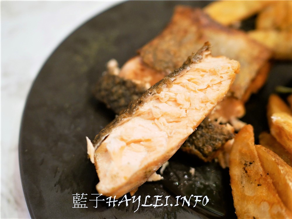 新竹東區/Garden Party Restaurant/派對花園餐廳-排餐精緻美味，裝潢華美貴氣，新竹網美拍照打卡必訪，花園餐廳環境絕美超好拍～新竹美食/新竹西餐廳/新竹餐廳推薦/花園餐廳/新竹義式餐廳/金山街餐廳/IG打卡餐廳熱門點/情侶約會/姊妹聚會/濕式熟成牛排/熱帶植物花草牆/近新竹科學園區/有停車場/藍子愛美食 國內旅遊 攝影 民生資訊分享 飲食集錦 