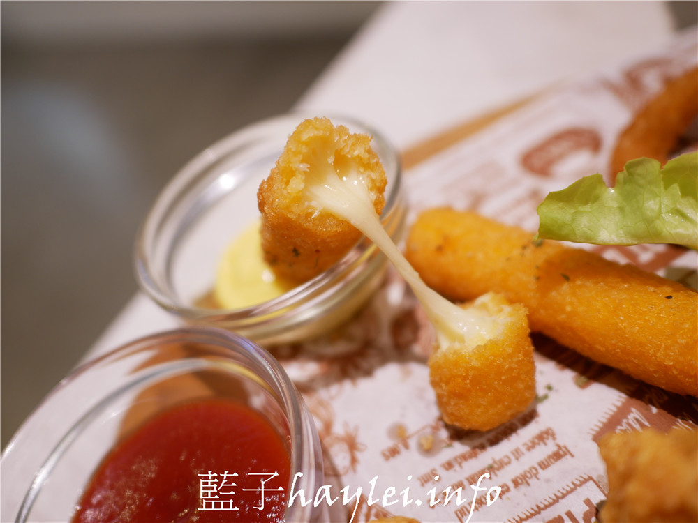 台中南屯/Chow Chow Café 巧巧咖啡-想吃美味義式晚餐不用花大錢,義大利麵燉飯都很棒,環境舒適,非常適合聚餐約會!近文心森林公園~台中美食/南屯區美食餐廳/台中餐廳/義式餐廳/台中好拍餐廳/台中咖啡廳推薦/純白咖啡廳/嫩煎舒肥牛肩佐蒜香義大利麵/煙燻鴨胸佐羅勒燉飯/情侶約會/開會聚餐/外送外帶服務/藍子愛美食 國內旅遊 攝影 民生資訊分享 飲食集錦