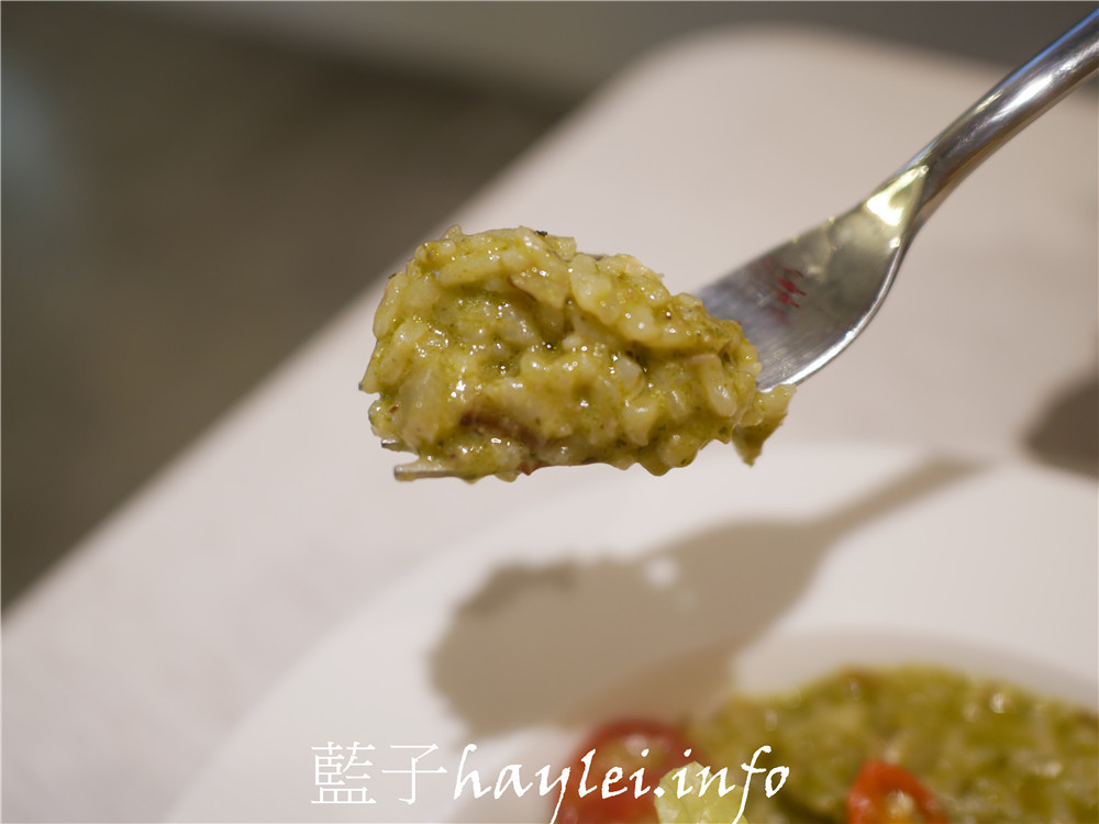 台中南屯/Chow Chow Café 巧巧咖啡-想吃美味義式晚餐不用花大錢,義大利麵燉飯都很棒,環境舒適,非常適合聚餐約會!近文心森林公園~台中美食/南屯區美食餐廳/台中餐廳/義式餐廳/台中好拍餐廳/台中咖啡廳推薦/純白咖啡廳/嫩煎舒肥牛肩佐蒜香義大利麵/煙燻鴨胸佐羅勒燉飯/情侶約會/開會聚餐/外送外帶服務/藍子愛美食 國內旅遊 攝影 民生資訊分享 飲食集錦