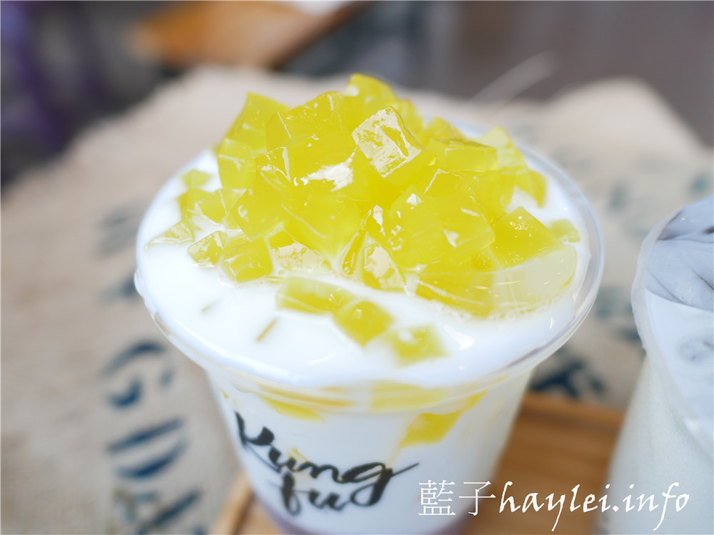 台中西屯/手搖飲推薦/手作功夫茶(黎明店)-台中必喝飲品推薦,紅豆粉粿鮮奶復刻童年回憶超經典、38奶霸一吸就能吃到很多料超滿足、芝士玫瑰鹽翠玉香濃奶蓋與茶香交融超好味!台中美食/台中手搖飲/台中飲料店/手作功夫茶/台中旅遊必喝/台中珍奶推薦/珍珠奶茶/奶蓋綠茶/紅豆粉粿/鮮奶飲品/創意飲品/藍子愛美食 中式料理 國內旅遊 攝影 民生資訊分享 飲食集錦