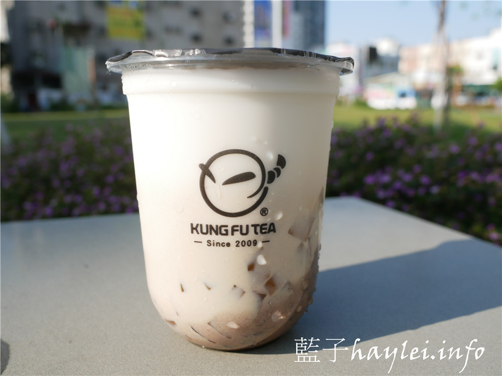 台中西屯/手搖飲推薦/手作功夫茶(黎明店)-台中必喝飲品推薦,紅豆粉粿鮮奶復刻童年回憶超經典、38奶霸一吸就能吃到很多料超滿足、芝士玫瑰鹽翠玉香濃奶蓋與茶香交融超好味!台中美食/台中手搖飲/台中飲料店/手作功夫茶/台中旅遊必喝/台中珍奶推薦/珍珠奶茶/奶蓋綠茶/紅豆粉粿/鮮奶飲品/創意飲品/藍子愛美食 中式料理 國內旅遊 攝影 民生資訊分享 飲食集錦