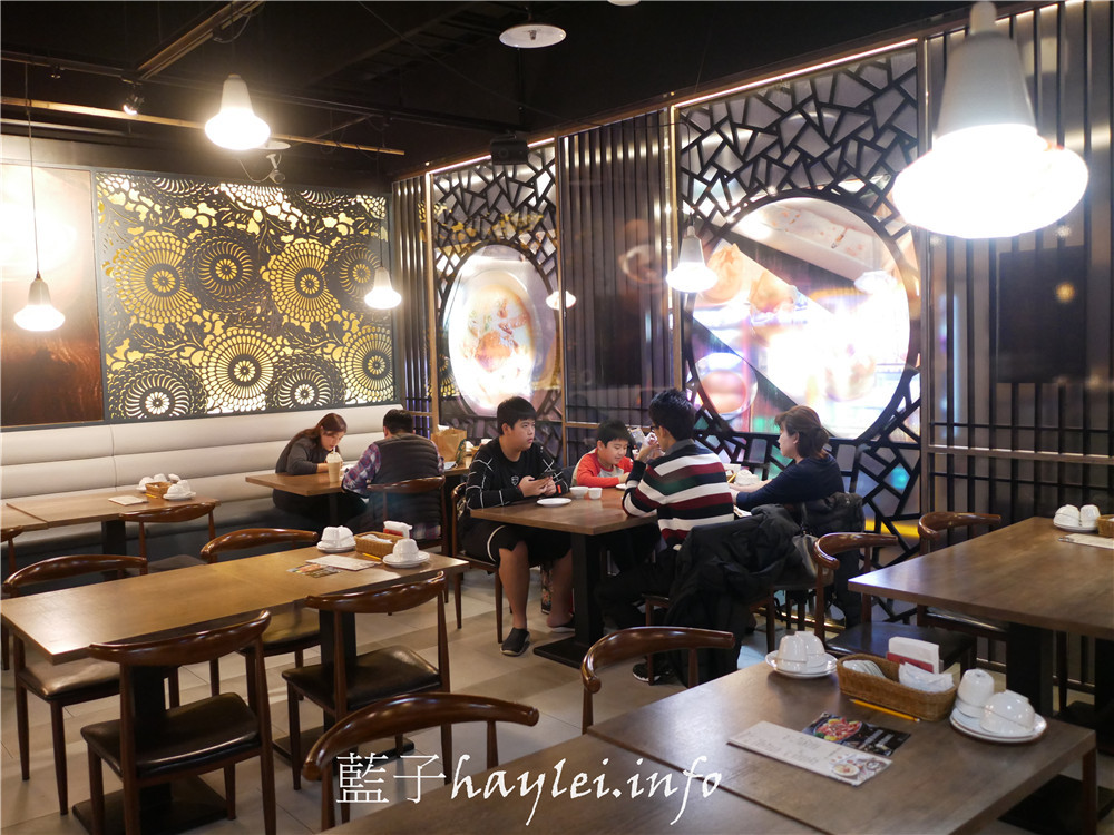 台北中正區/三創美食/港點大師(台北三創店)-座位寬敞舒適,港式飲茶鮮香美味,在台北想吃美味港點都會想到這裡!台北美食/市民大道美食/台北港點推薦/港式料理/港式點心推薦/煲仔飯/腸粉/煲粥/燒賣/奶皇包/蓮花茶/Syntrend三創生活園區/藍子愛美食 中式料理 國內旅遊 攝影 民生資訊分享 飲食集錦